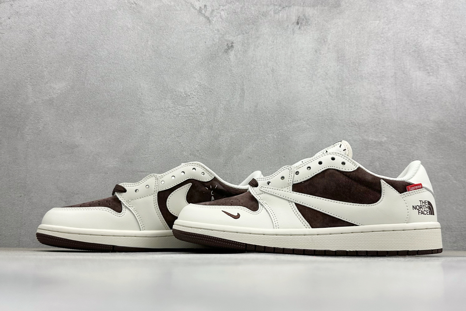 Travis Scott x Fragment Design x Jordan Air Jordan 1 Low SP “北面三方联名-米棕猪八革” DM7866-121