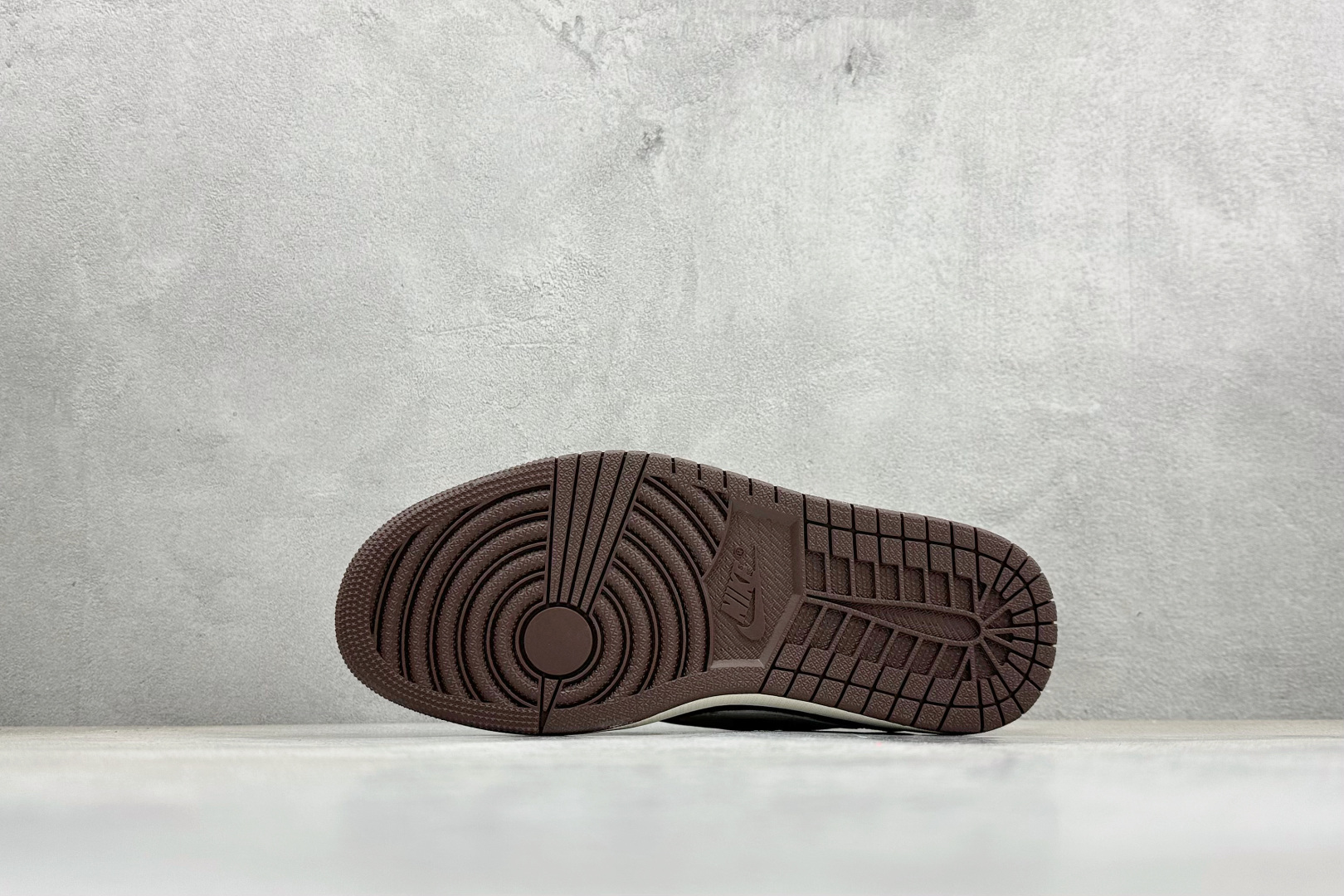 Travis Scott x Fragment Design x Jordan Air Jordan 1 Low SP “北面三方联名-米棕猪八革” DM7866-121