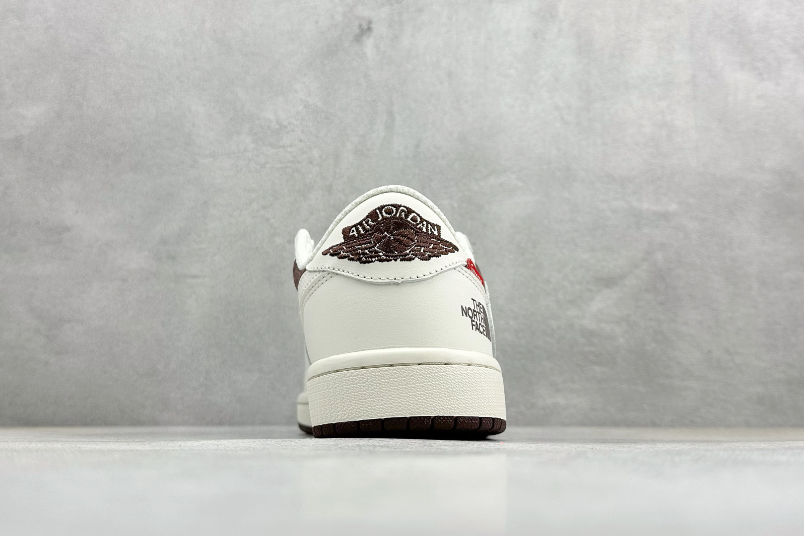 Travis Scott x Fragment Design x Jordan Air Jordan 1 Low SP “北面三方联名-米棕猪八革” DM7866-121