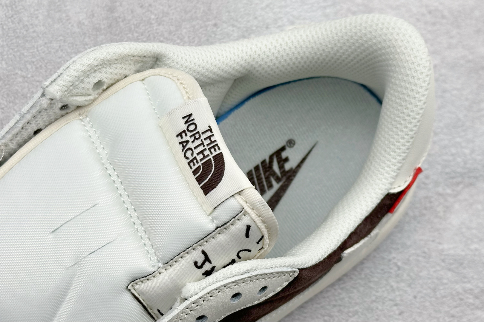 Travis Scott x Fragment Design x Jordan Air Jordan 1 Low SP “北面三方联名-米棕猪八革” DM7866-121