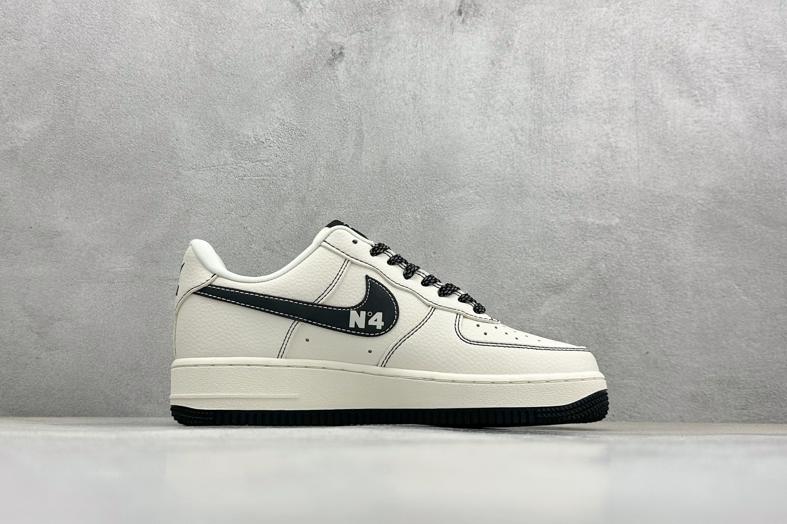 SC版NIke Air Force 1 '07 Low “斯图西联名--经典白黑” 空军一号低帮 运动鞋 DD1982-329 SC版NIke Air Force 1 '07 Low “斯图西联名--经典白黑” 空军一号低帮 运动鞋 DD1982-329