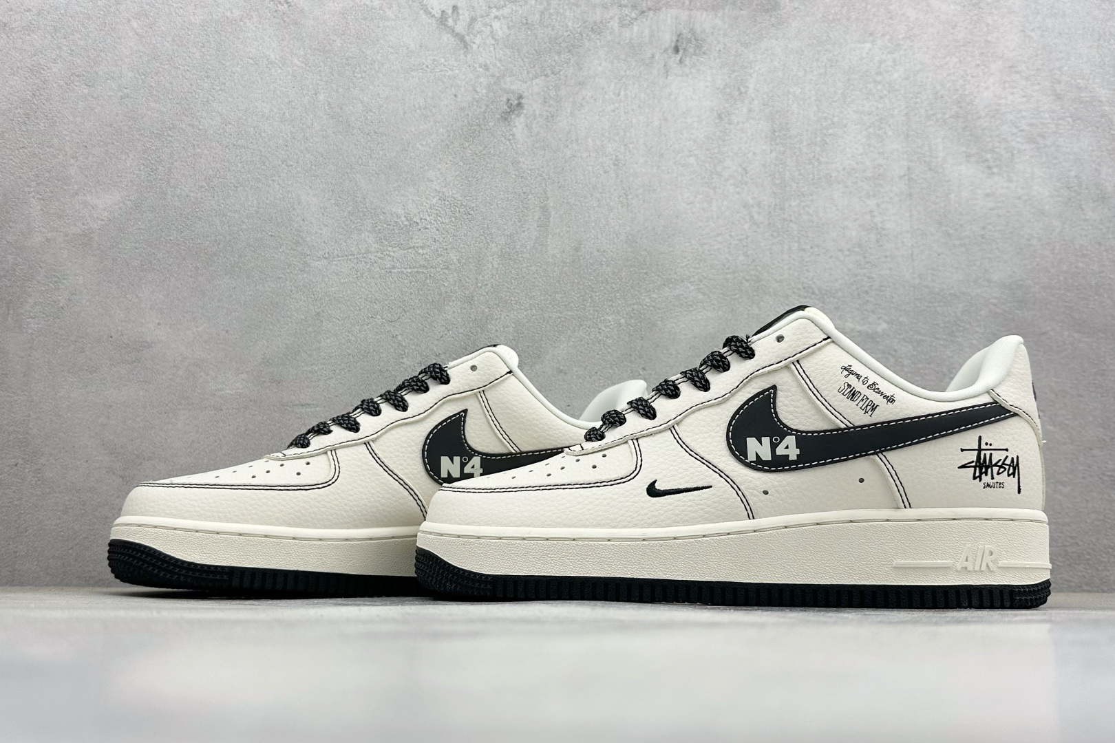 SC版NIke Air Force 1 '07 Low “斯图西联名--经典白黑” 空军一号低帮 运动鞋 DD1982-329 SC版NIke Air Force 1 '07 Low “斯图西联名--经典白黑” 空军一号低帮 运动鞋 DD1982-329