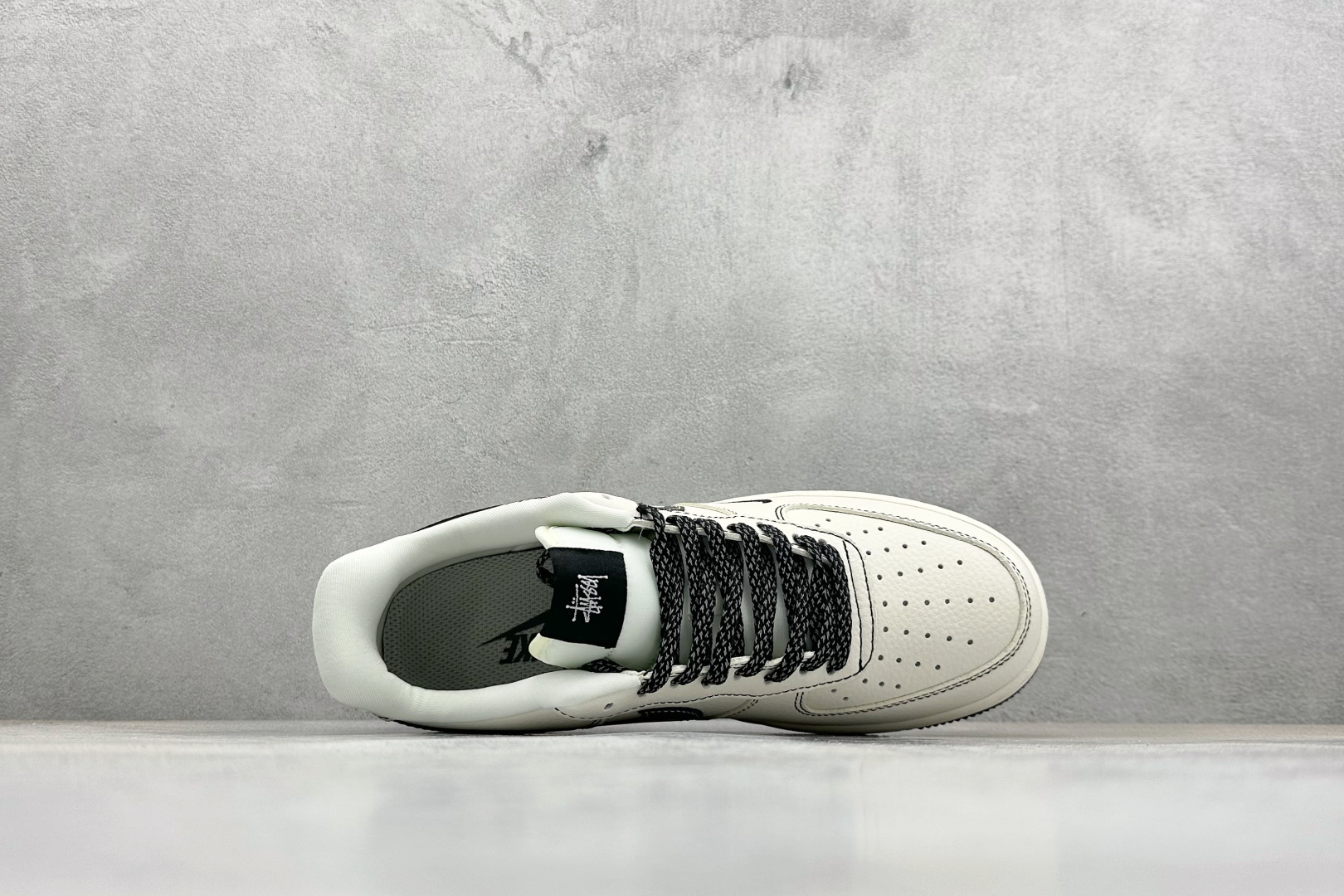 SC版NIke Air Force 1 '07 Low “斯图西联名--经典白黑” 空军一号低帮 运动鞋 DD1982-329 SC版NIke Air Force 1 '07 Low “斯图西联名--经典白黑” 空军一号低帮 运动鞋 DD1982-329