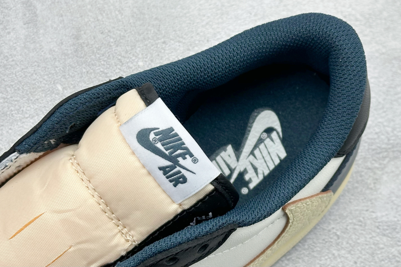 F版Fragment x TS x Air Jordan 1 Low 三方联名低帮倒钩板鞋 DM7866-400