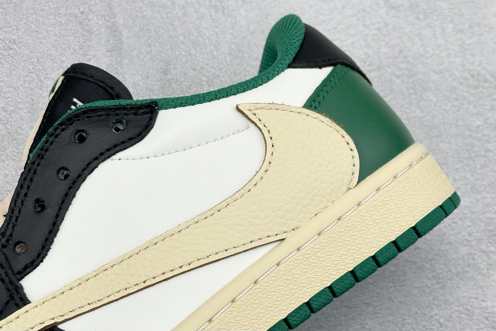 F版Fragment x TS x Air Jordan 1 Low 三方联名低帮倒钩板鞋 DM7866-128 F版Fragment x TS x Air Jordan 1 Low 三方联名低帮倒钩板鞋 DM7866-128