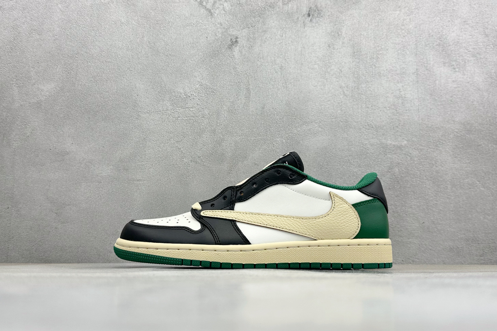 F版Fragment x TS x Air Jordan 1 Low 三方联名低帮倒钩板鞋 DM7866-128 F版Fragment x TS x Air Jordan 1 Low 三方联名低帮倒钩板鞋 DM7866-128