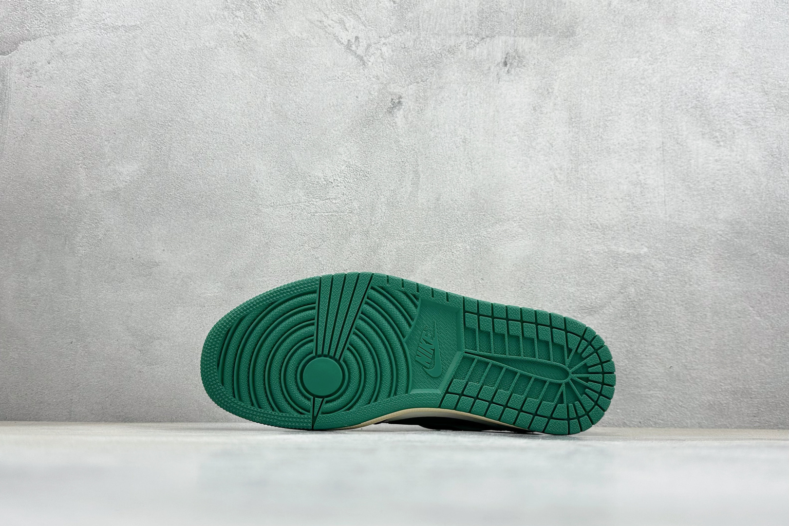 F版Fragment x TS x Air Jordan 1 Low 三方联名低帮倒钩板鞋 DM7866-128 F版Fragment x TS x Air Jordan 1 Low 三方联名低帮倒钩板鞋 DM7866-128