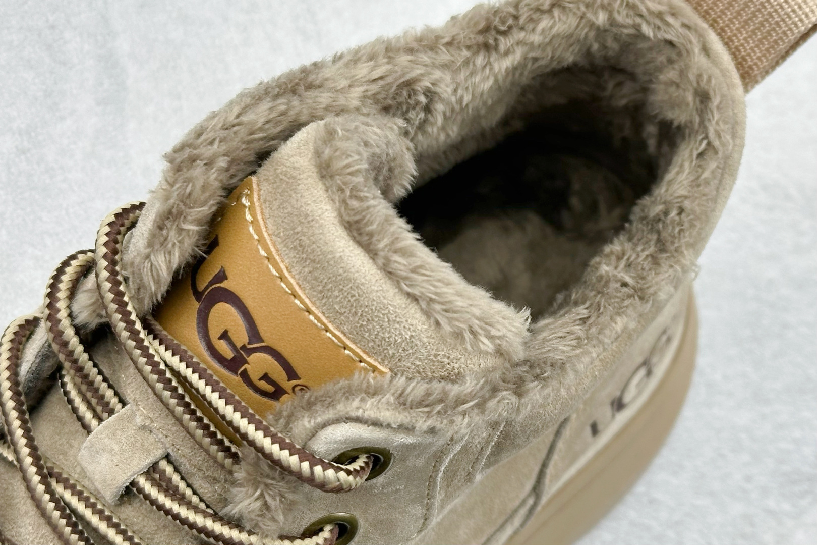 UGG秋冬新品（毛绒一体内里保暖锁热）秋冬必备 户外中帮男士休闲鞋雪地靴马丁靴系列 U6332