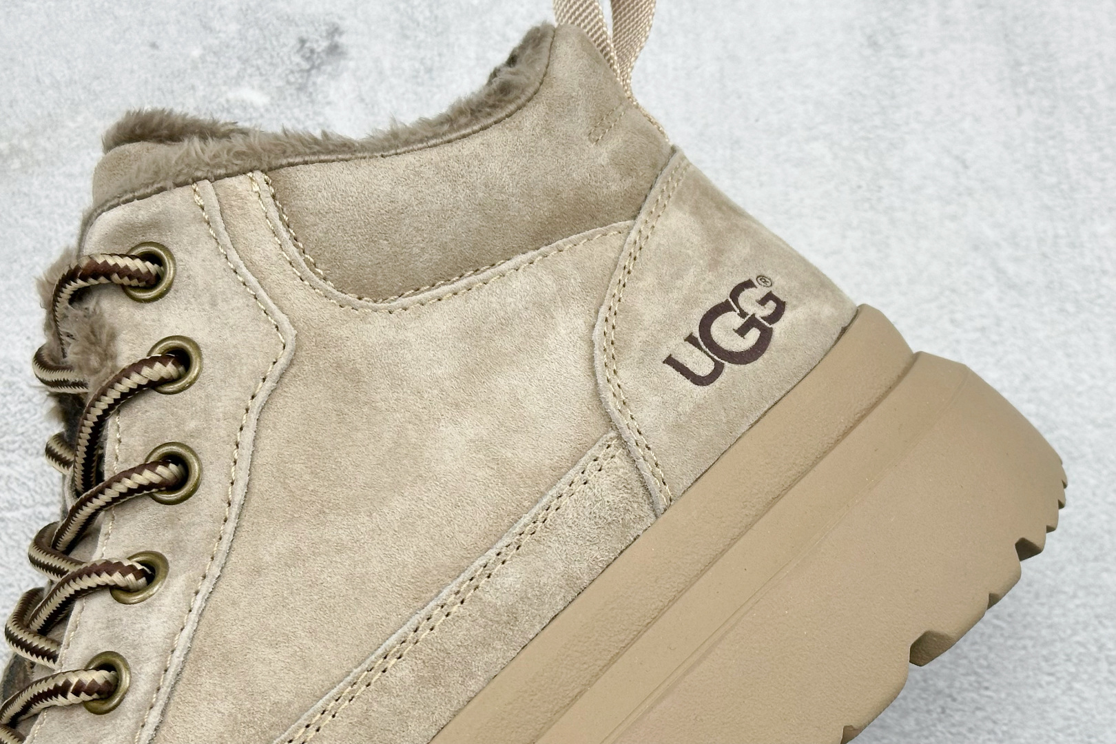 UGG秋冬新品（毛绒一体内里保暖锁热）秋冬必备 户外中帮男士休闲鞋雪地靴马丁靴系列 U6332