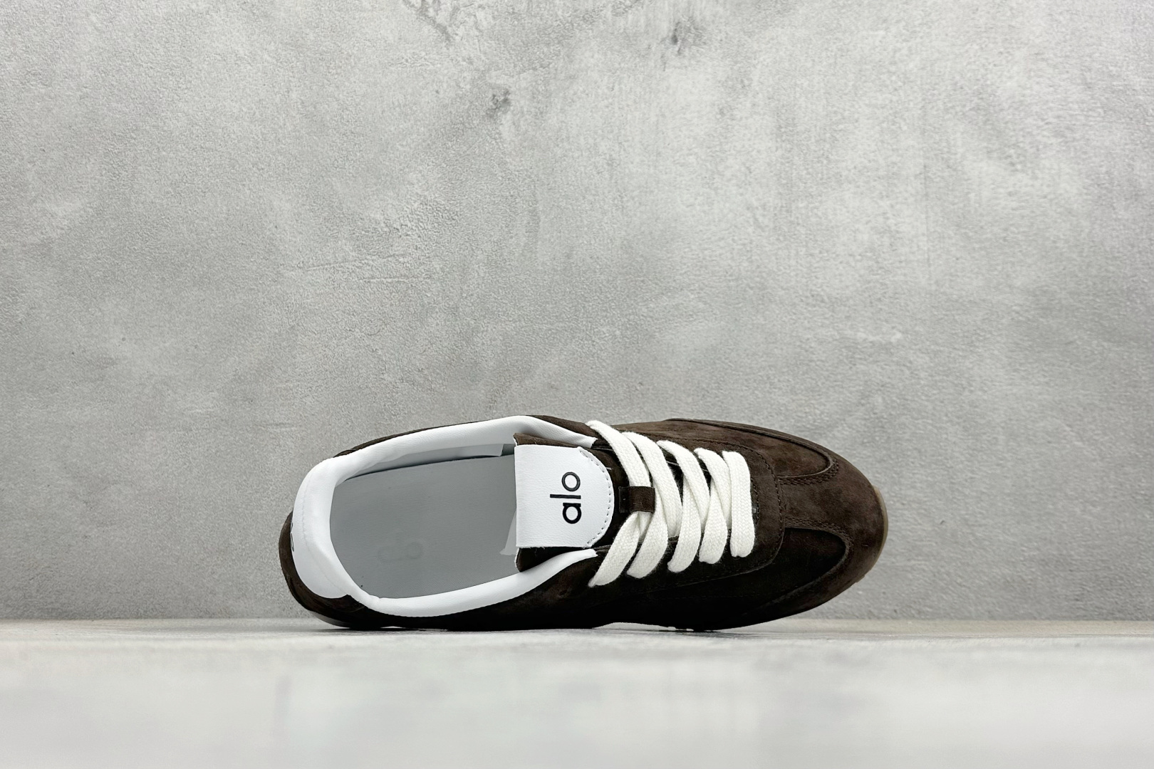 K版Alo Yoga Sunset Sneaker 徳训生活休闲鞋 A0891U-DARK