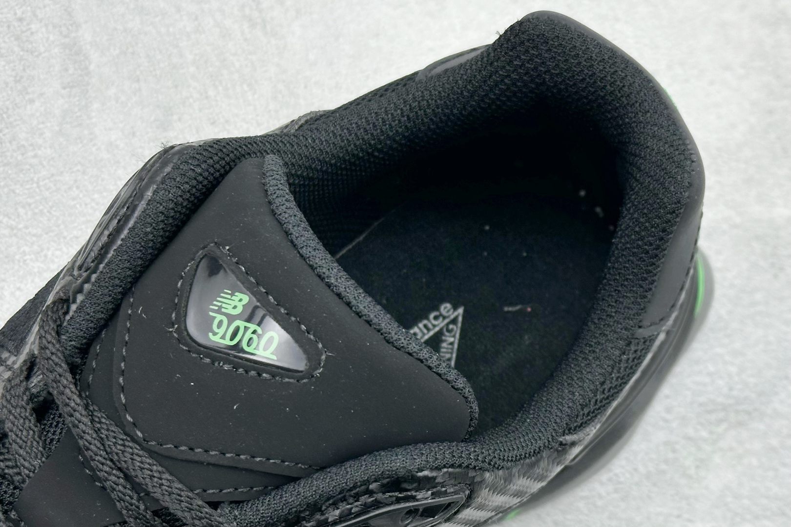 New Balance NB9060系列 复古休闲运动慢跑鞋 U9060JBL