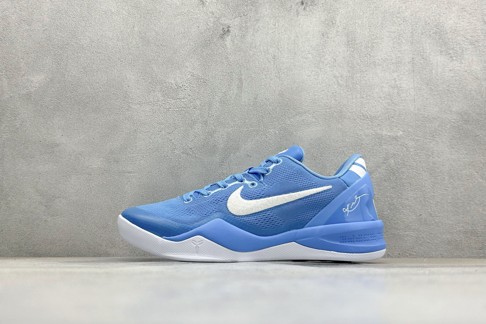 CK版Nike Zoom Kobe Ⅷ System 科比8代低帮实战篮球鞋 HM6469-401 CK版Nike Zoom Kobe Ⅷ System 科比8代低帮实战篮球鞋 HM6469-401