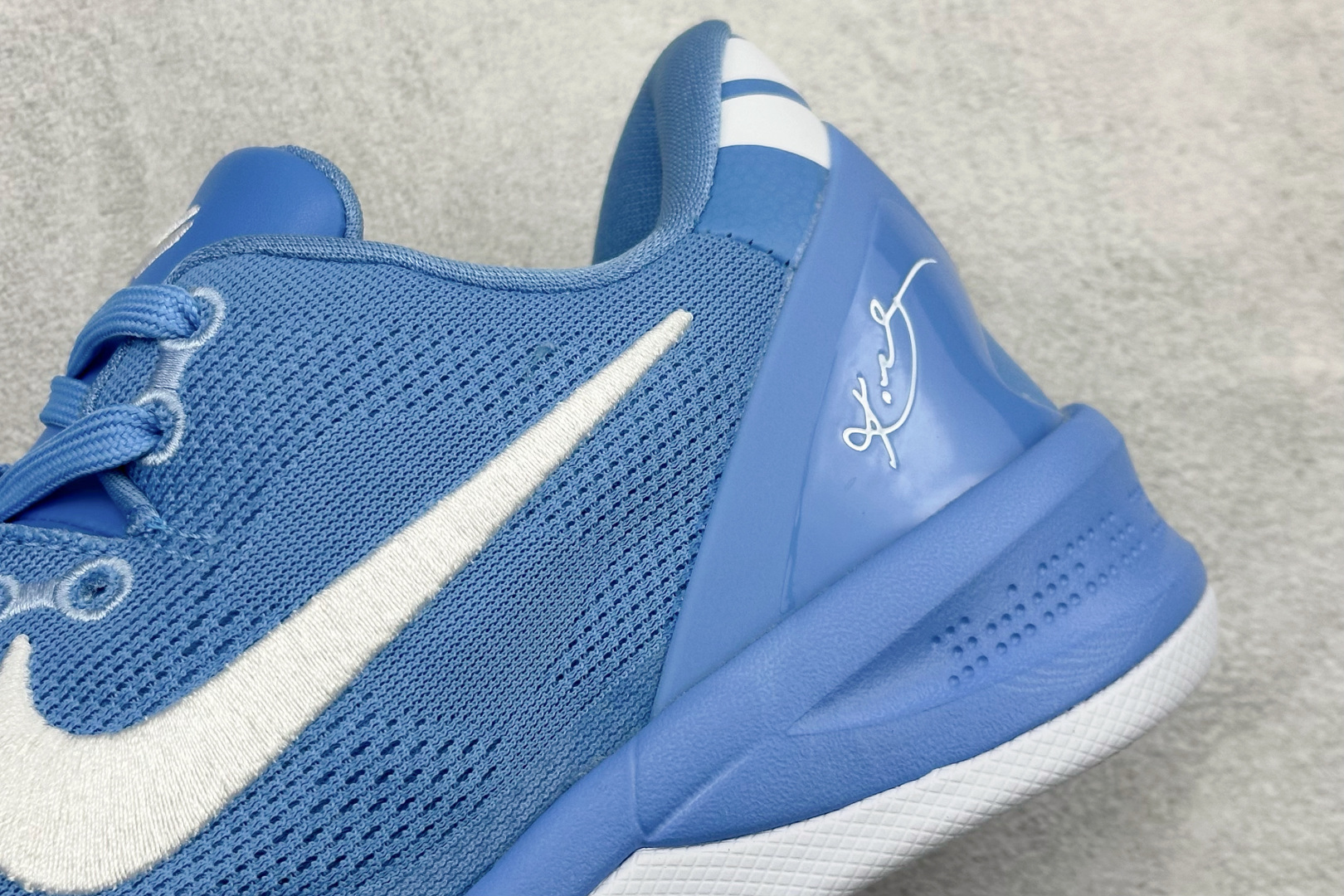 CK版Nike Zoom Kobe Ⅷ System 科比8代低帮实战篮球鞋 HM6469-401 CK版Nike Zoom Kobe Ⅷ System 科比8代低帮实战篮球鞋 HM6469-401