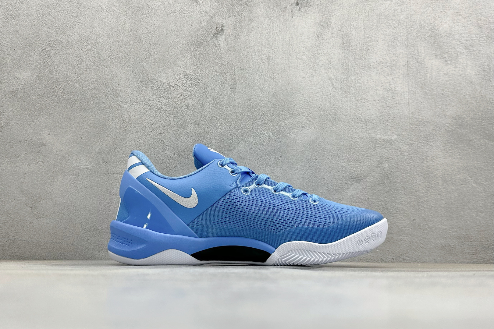CK版Nike Zoom Kobe Ⅷ System 科比8代低帮实战篮球鞋 HM6469-401 CK版Nike Zoom Kobe Ⅷ System 科比8代低帮实战篮球鞋 HM6469-401