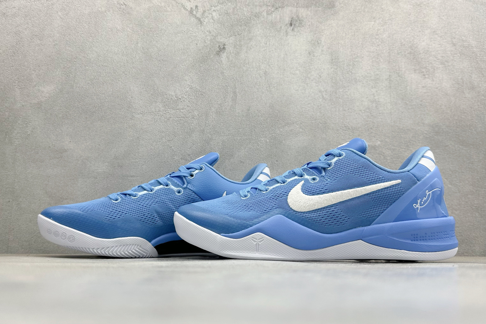 CK版Nike Zoom Kobe Ⅷ System 科比8代低帮实战篮球鞋 HM6469-401 CK版Nike Zoom Kobe Ⅷ System 科比8代低帮实战篮球鞋 HM6469-401