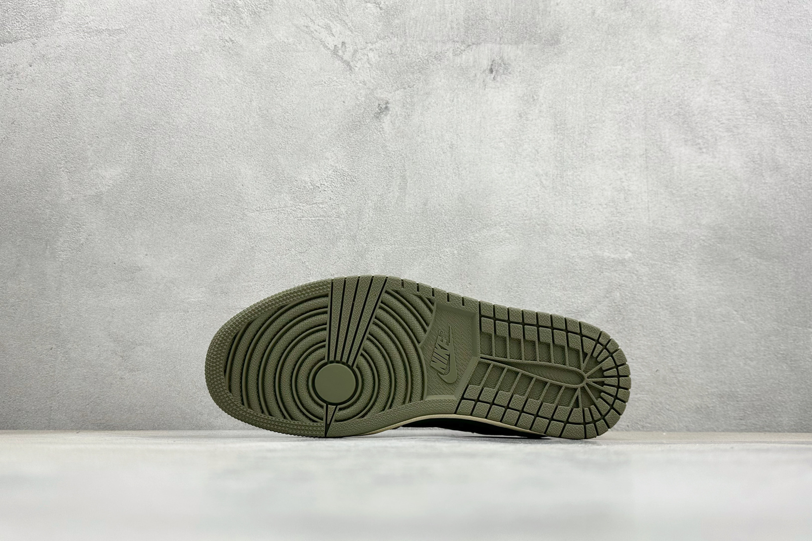 F版Fragment x TS x Air Jordan 1 Low 三方联名低帮倒钩板鞋 DM7866-200 F版Fragment x TS x Air Jordan 1 Low 三方联名低帮倒钩板鞋 DM7866-200