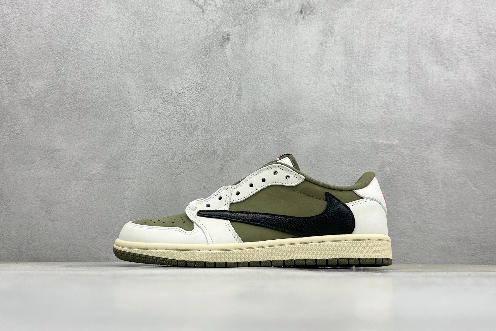 F版Fragment x TS x Air Jordan 1 Low 三方联名低帮倒钩板鞋 DM7866-200 F版Fragment x TS x Air Jordan 1 Low 三方联名低帮倒钩板鞋 DM7866-200