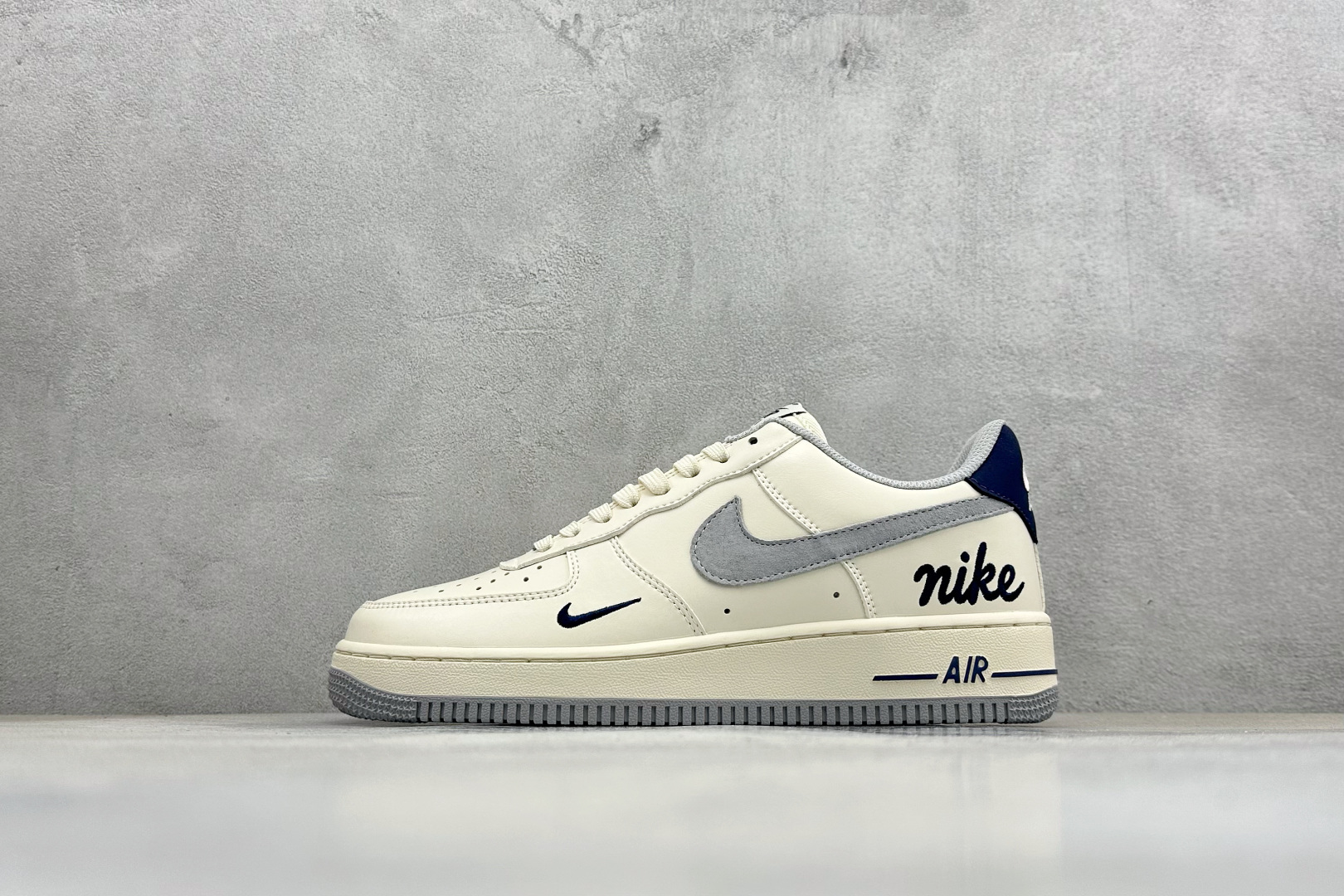 SC版Nike Air Force 1’07 Low 奶白雾灰 空军一号低帮休闲板鞋 NH0601-581