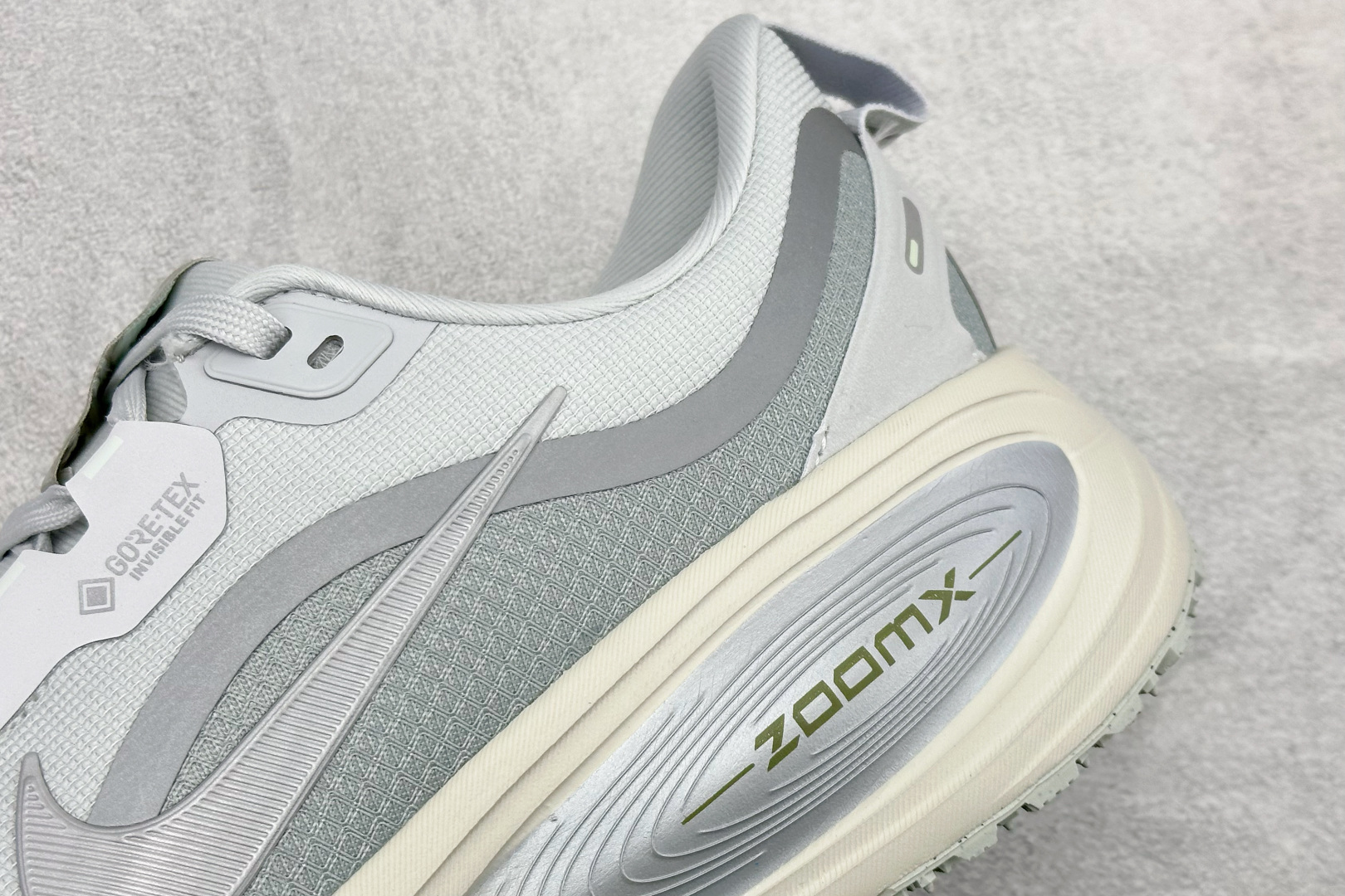 RS版Nike Air Zoom Vomero 18 GTX 缓震休闲跑鞋 HQ7001-003