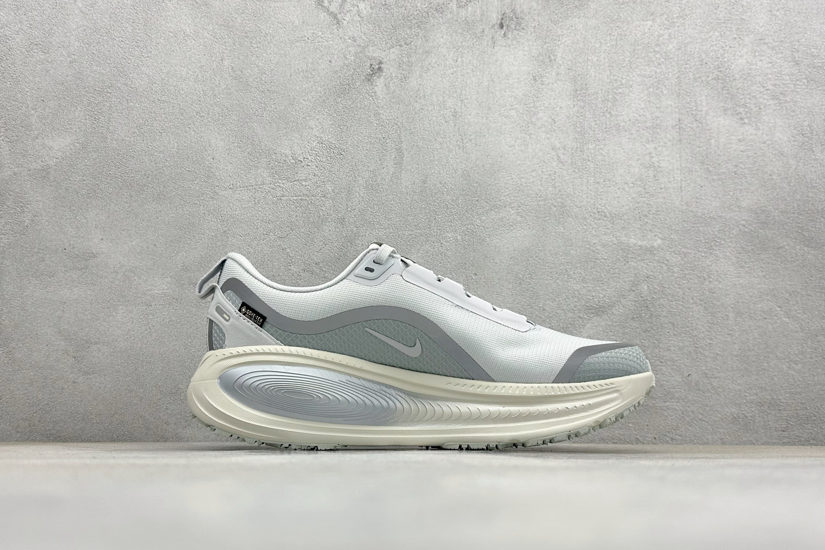 RS版Nike Air Zoom Vomero 18 GTX 缓震休闲跑鞋 HQ7001-003
