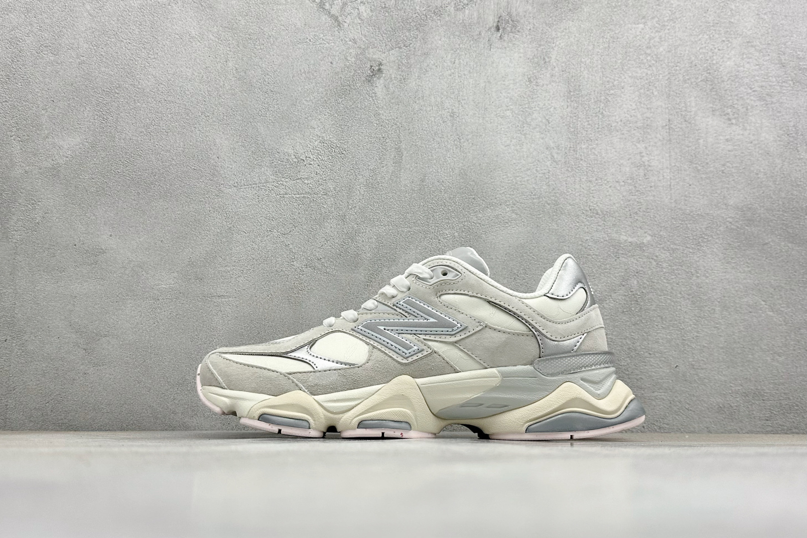 New Balance NB9060系列 复古休闲运动慢跑鞋 U9060DCG New Balance NB9060系列 复古休闲运动慢跑鞋 U9060DCG