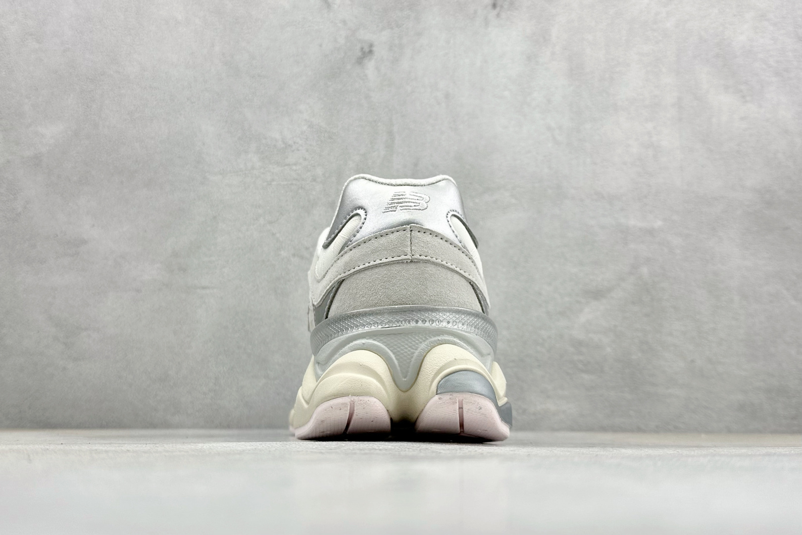 New Balance NB9060系列 复古休闲运动慢跑鞋 U9060DCG New Balance NB9060系列 复古休闲运动慢跑鞋 U9060DCG