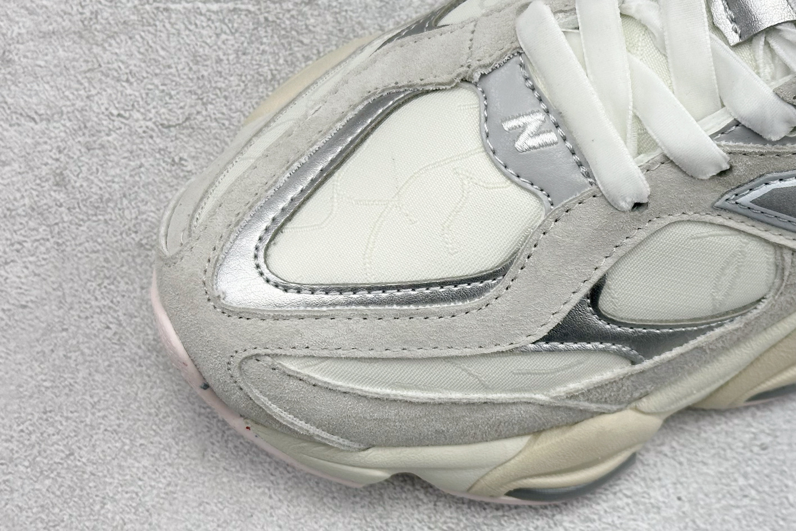 New Balance NB9060系列 复古休闲运动慢跑鞋 U9060DCG New Balance NB9060系列 复古休闲运动慢跑鞋 U9060DCG