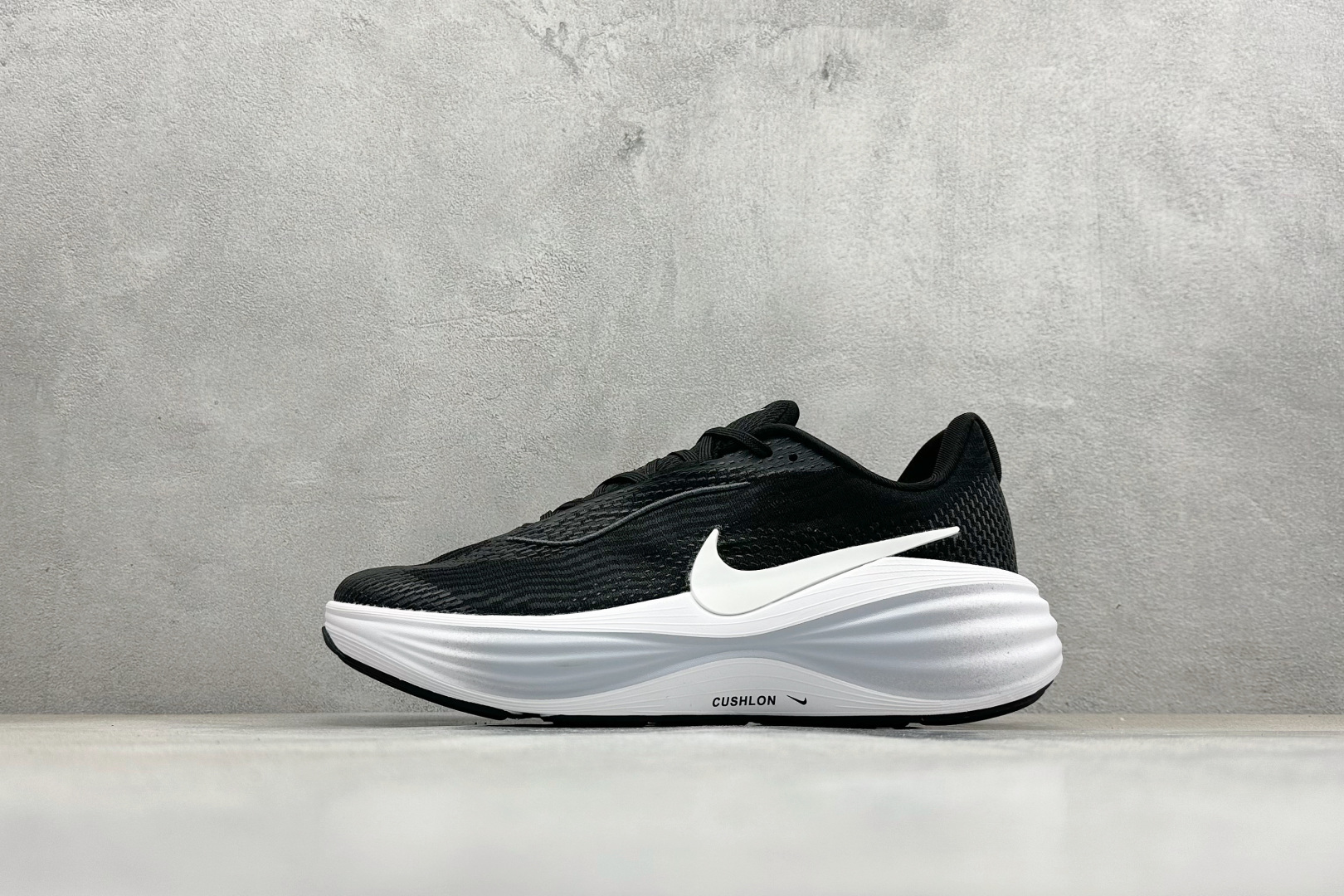 Nike Zoom Vomero 舒适减震防滑 低帮跑步鞋 YC2661-001