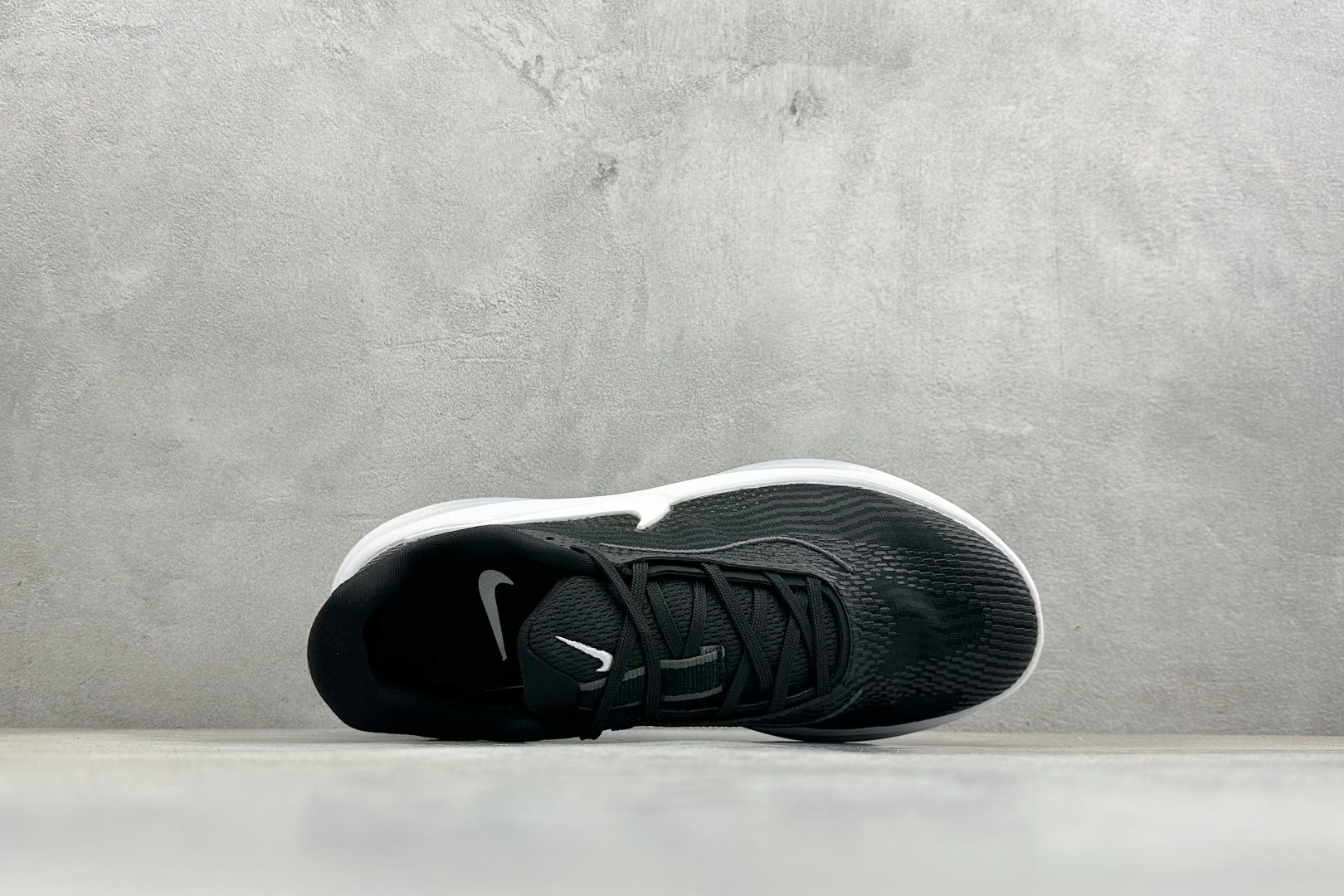 Nike Zoom Vomero 舒适减震防滑 低帮跑步鞋 YC2661-001