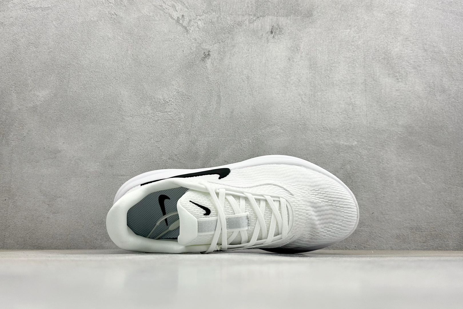 Nike Zoom Vomero 舒适减震防滑 低帮跑步鞋 YC2661-007