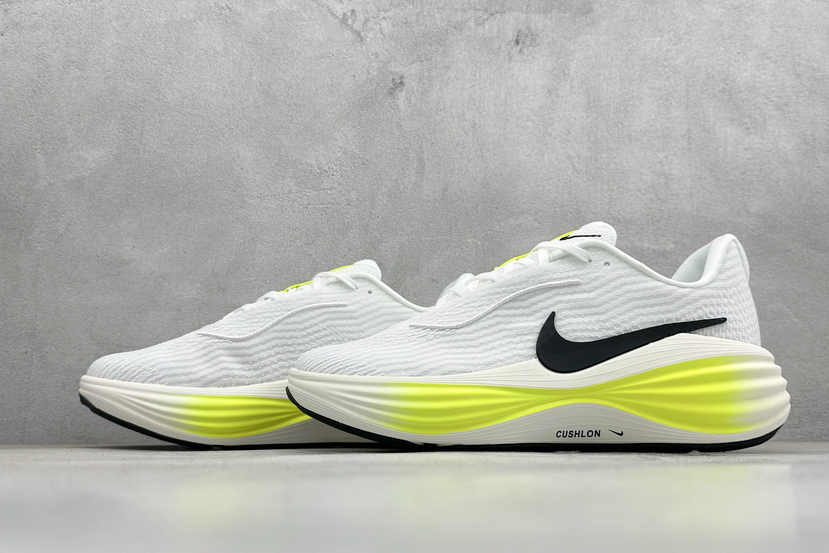 Nike Zoom Vomero 舒适减震防滑 低帮跑步鞋 YC2661-006