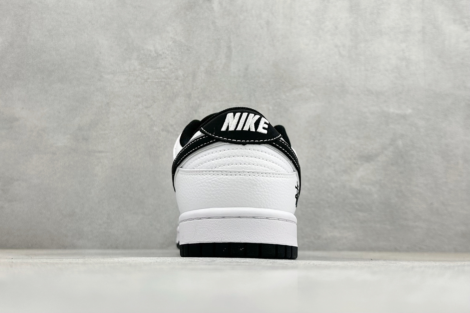 Nike Dunk Low Retro 斯图西联名 周年高端定制 低帮休闲板鞋 CS1688-127 Nike Dunk Low Retro 斯图西联名 周年高端定制 低帮休闲板鞋 CS1688-127