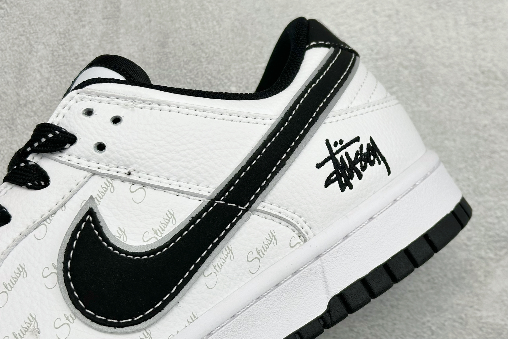 Nike Dunk Low Retro 斯图西联名 周年高端定制 低帮休闲板鞋 CS1688-127 Nike Dunk Low Retro 斯图西联名 周年高端定制 低帮休闲板鞋 CS1688-127