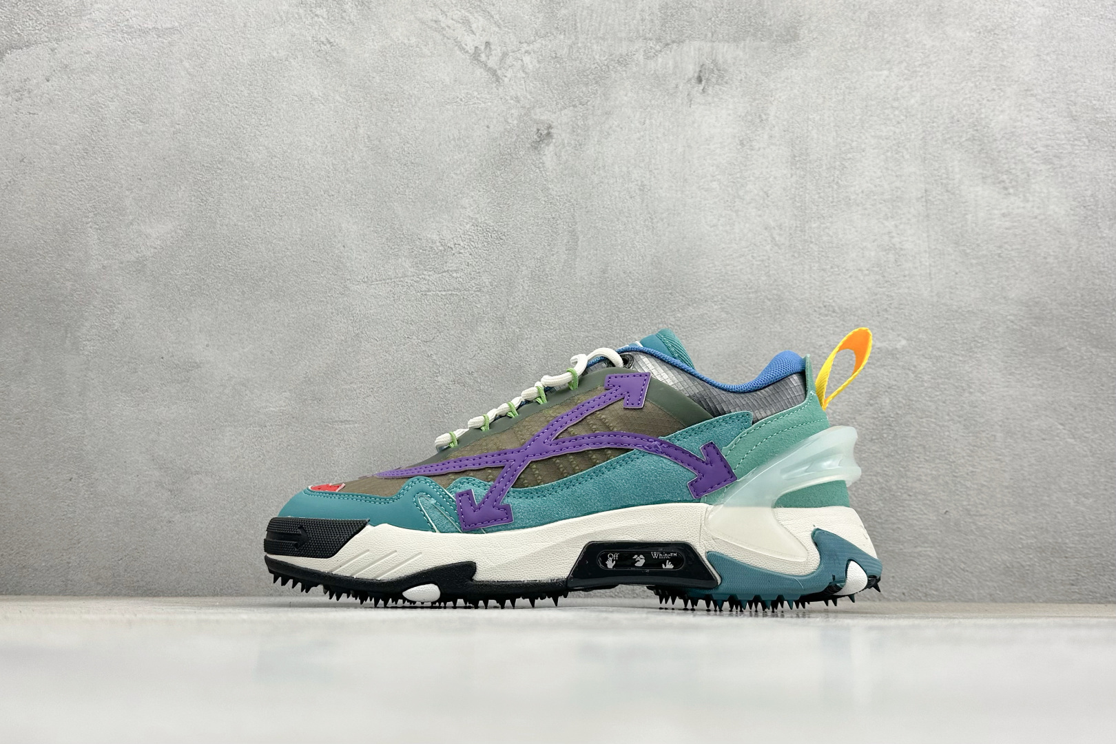 OFF-WHITE ODSY 织物 系带圆头跑鞋