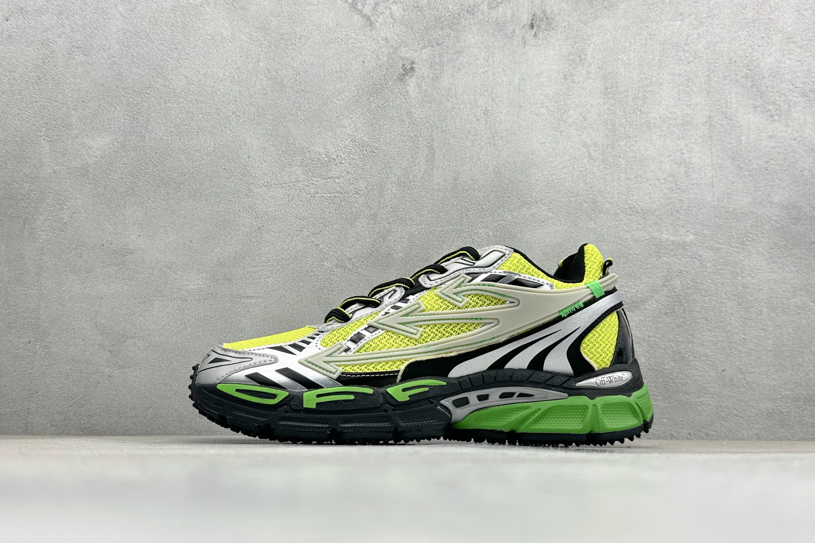 OFF-WHITE Be Right Back 圆头系带 生活休闲鞋 OWIA289S25FAB0042101 OFF-WHITE Be Right Back 圆头系带 生活休闲鞋 OWIA289S25FAB0042101