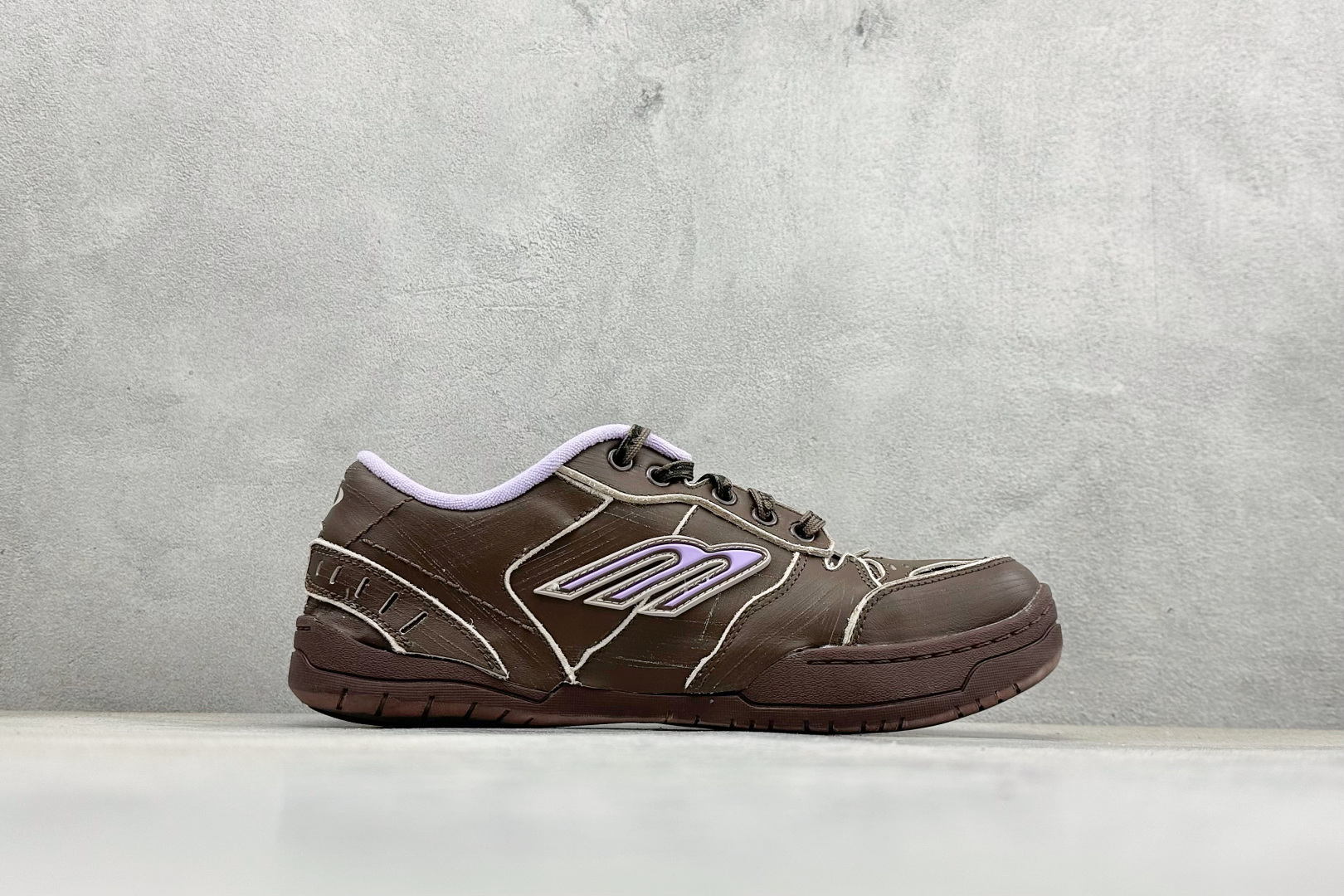 PK版Balenciaga 巴黎世家十八代 Hamptons 手工做旧款 牛皮革 复古圆头系带低帮休闲鞋 841763-WCURB-2050