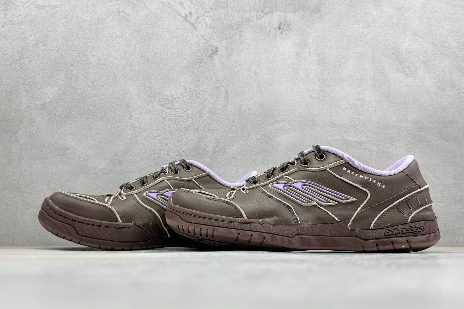 PK版Balenciaga 巴黎世家十八代 Hamptons 手工做旧款 牛皮革 复古圆头系带低帮休闲鞋 841763-WCURB-2050