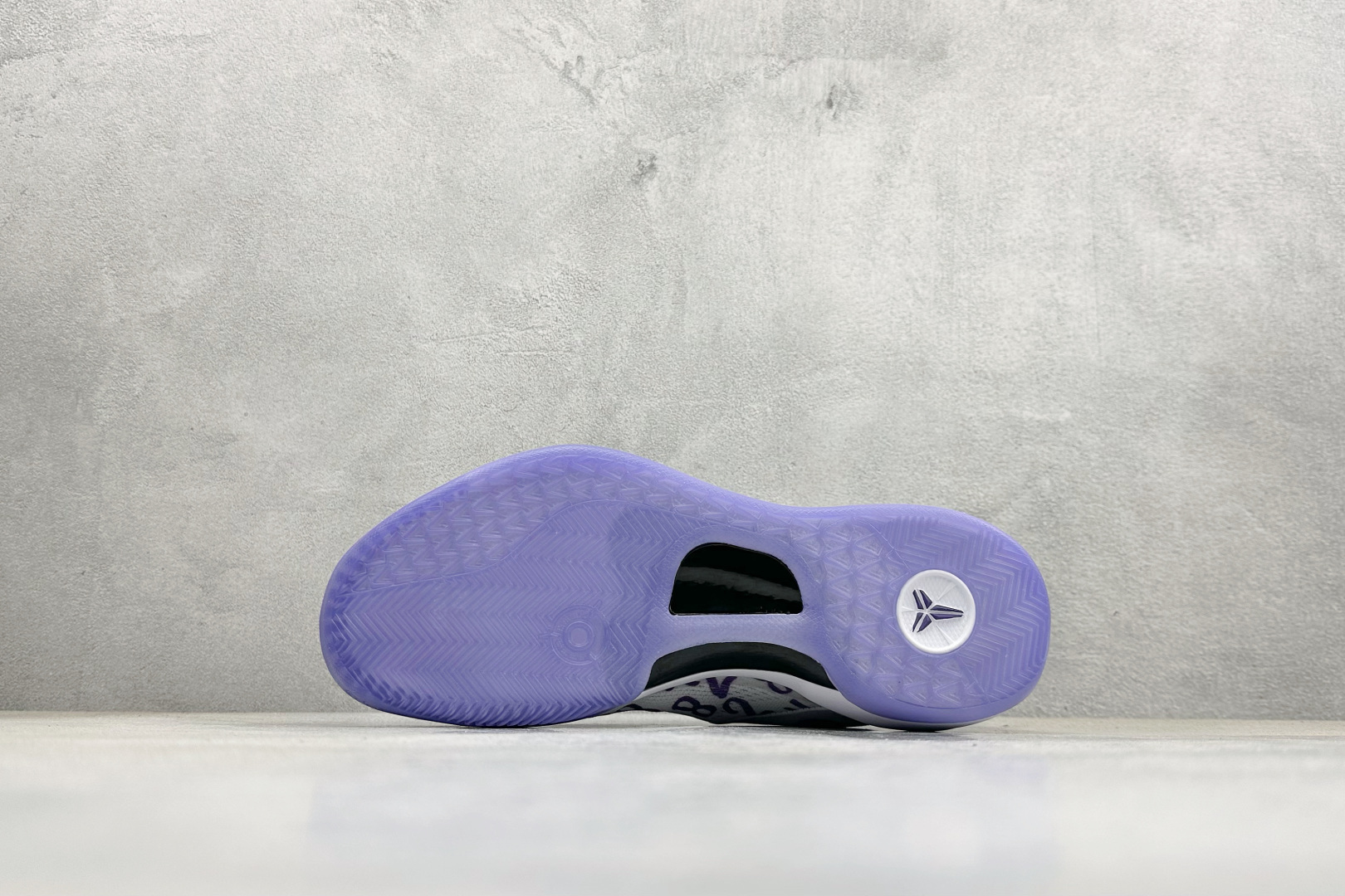 CK版Nike Zoom Kobe Ⅷ System 科比8代低帮实战篮球鞋 FQ3549-100 CK版Nike Zoom Kobe Ⅷ System 科比8代低帮实战篮球鞋 FQ3549-100