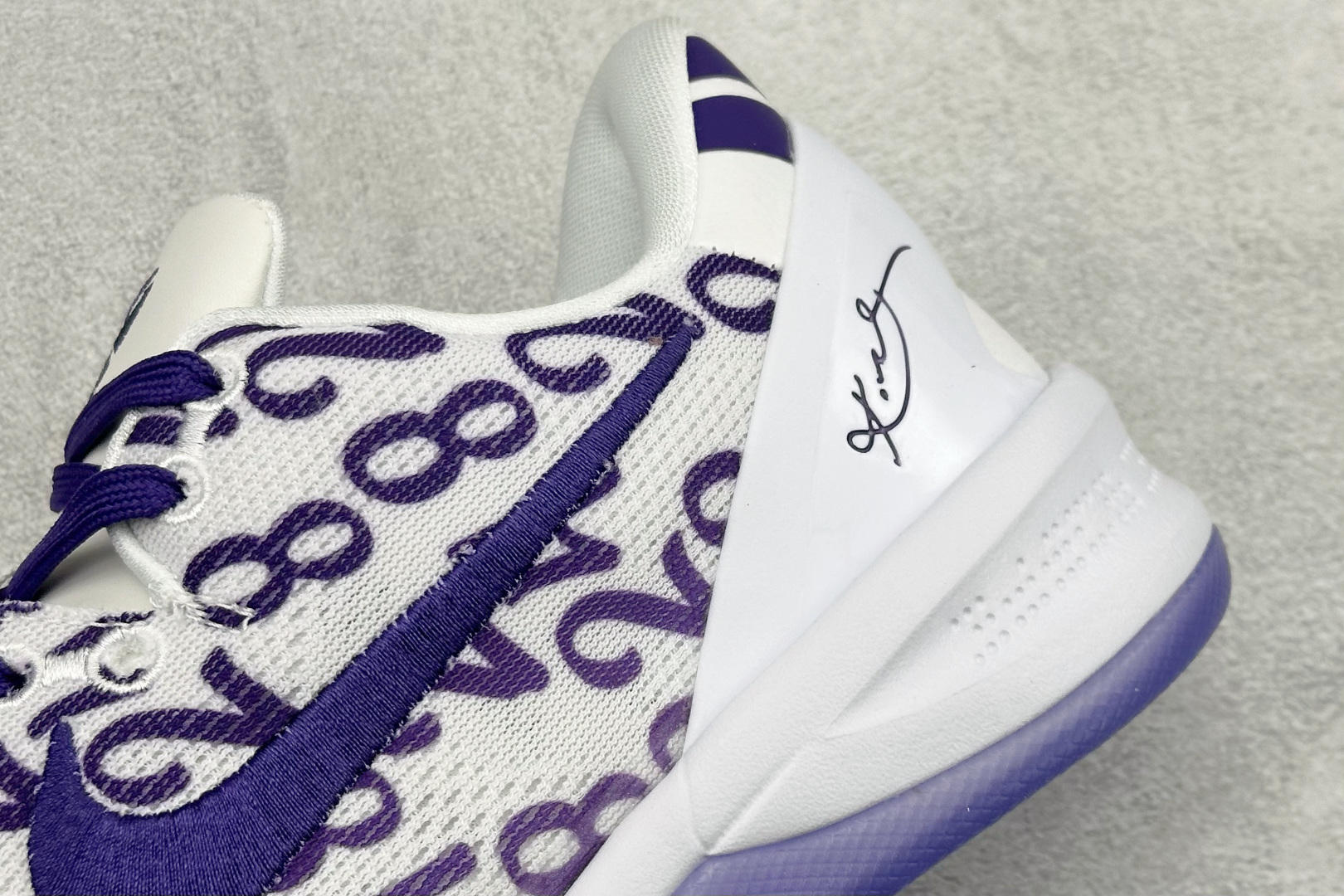 CK版Nike Zoom Kobe Ⅷ System 科比8代低帮实战篮球鞋 FQ3549-100 CK版Nike Zoom Kobe Ⅷ System 科比8代低帮实战篮球鞋 FQ3549-100