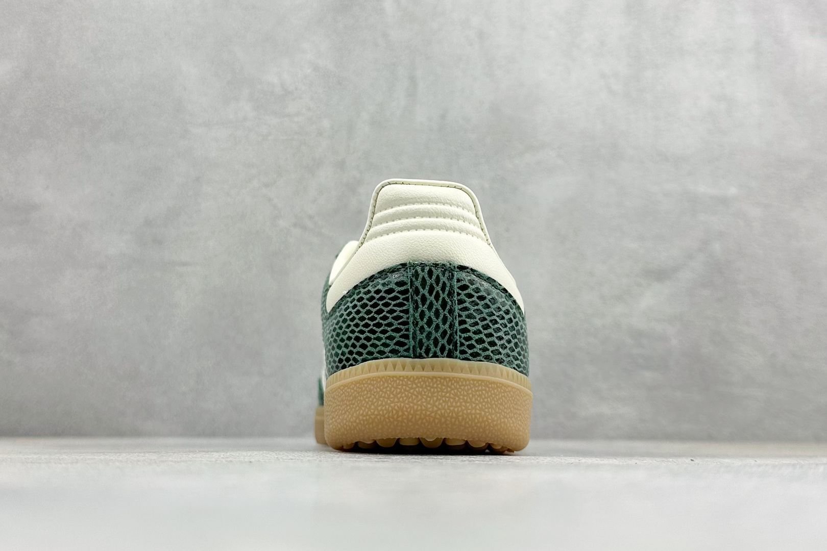 XL版AdidOriginals Samba 阿迪桑巴舞系列绅士德训足球风百搭低帮休闲运动板鞋 JR8848 XL版AdidOriginals Samba 阿迪桑巴舞系列绅士德训足球风百搭低帮休闲运动板鞋 JR8848