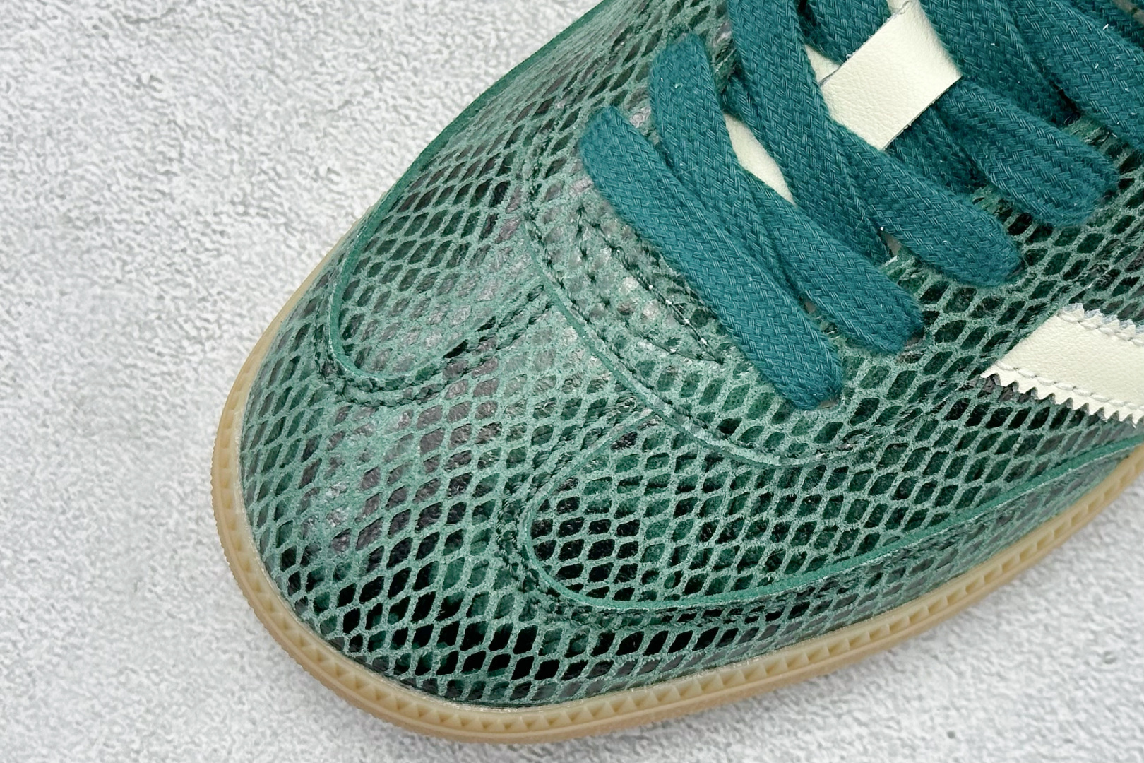 XL版AdidOriginals Samba 阿迪桑巴舞系列绅士德训足球风百搭低帮休闲运动板鞋 JR8848 XL版AdidOriginals Samba 阿迪桑巴舞系列绅士德训足球风百搭低帮休闲运动板鞋 JR8848