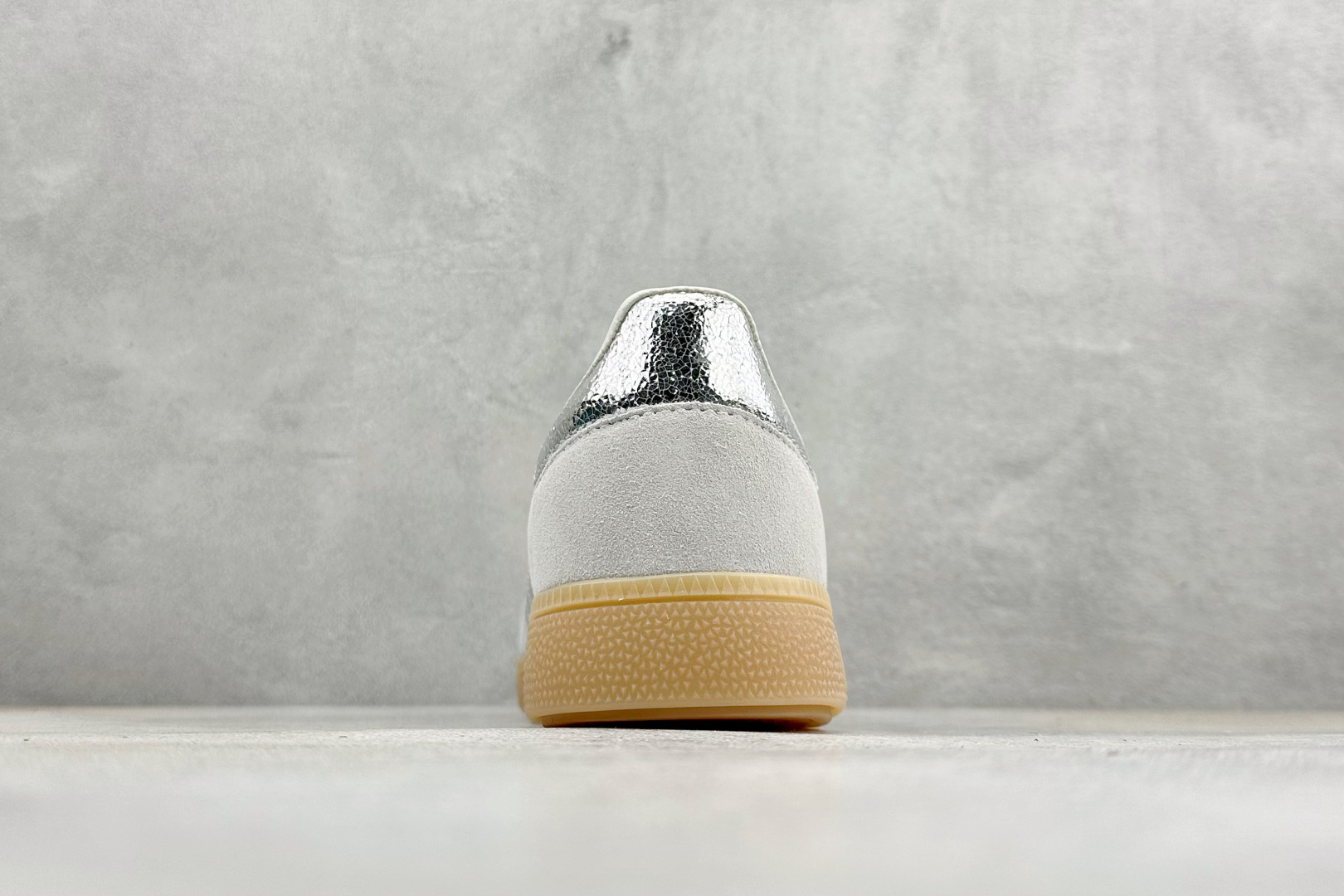 S2版AdidHandball Spezial 阿迪经典复古休闲板鞋 HQ0267 S2版AdidHandball Spezial 阿迪经典复古休闲板鞋 HQ0267