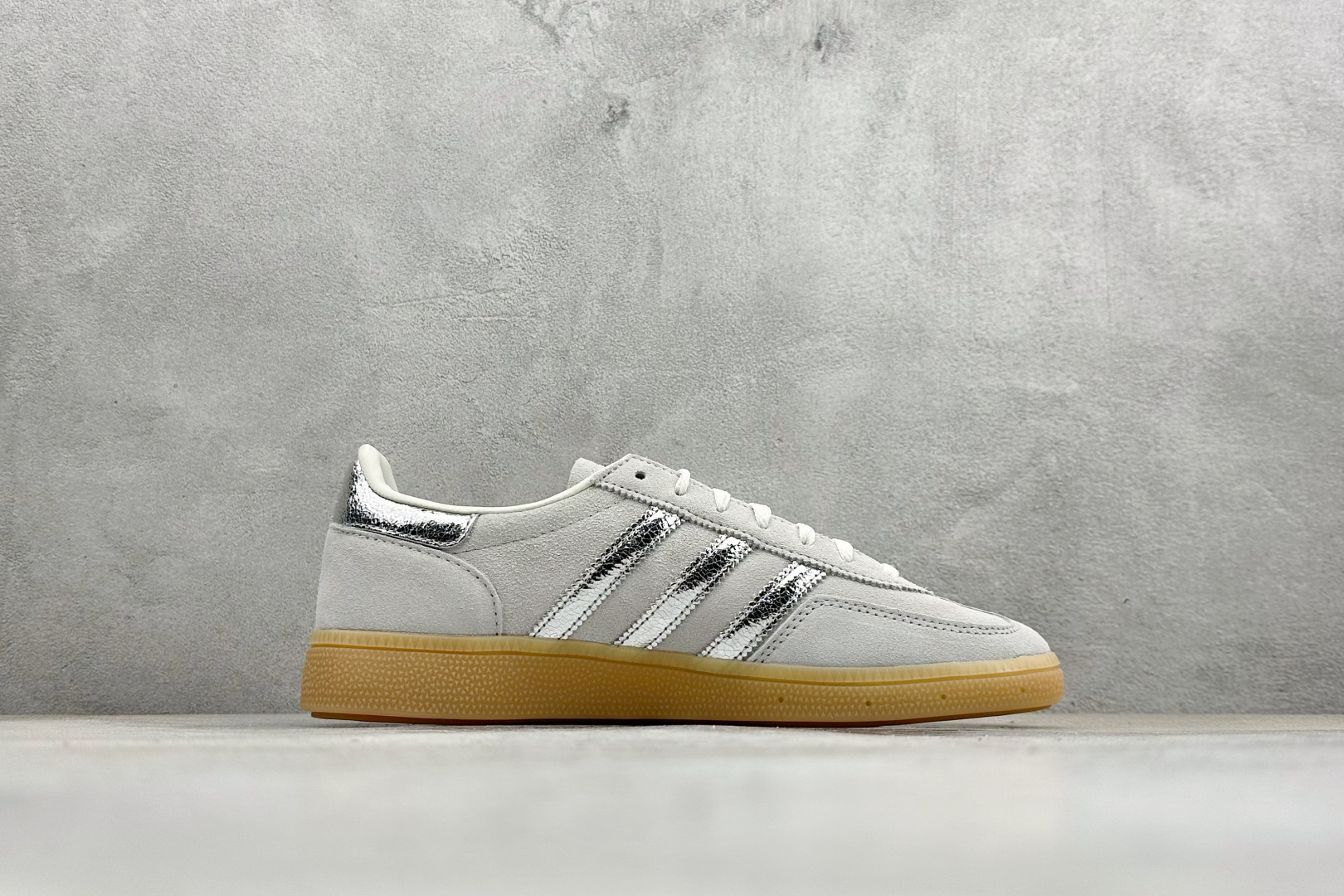 S2版AdidHandball Spezial 阿迪经典复古休闲板鞋 HQ0267 S2版AdidHandball Spezial 阿迪经典复古休闲板鞋 HQ0267