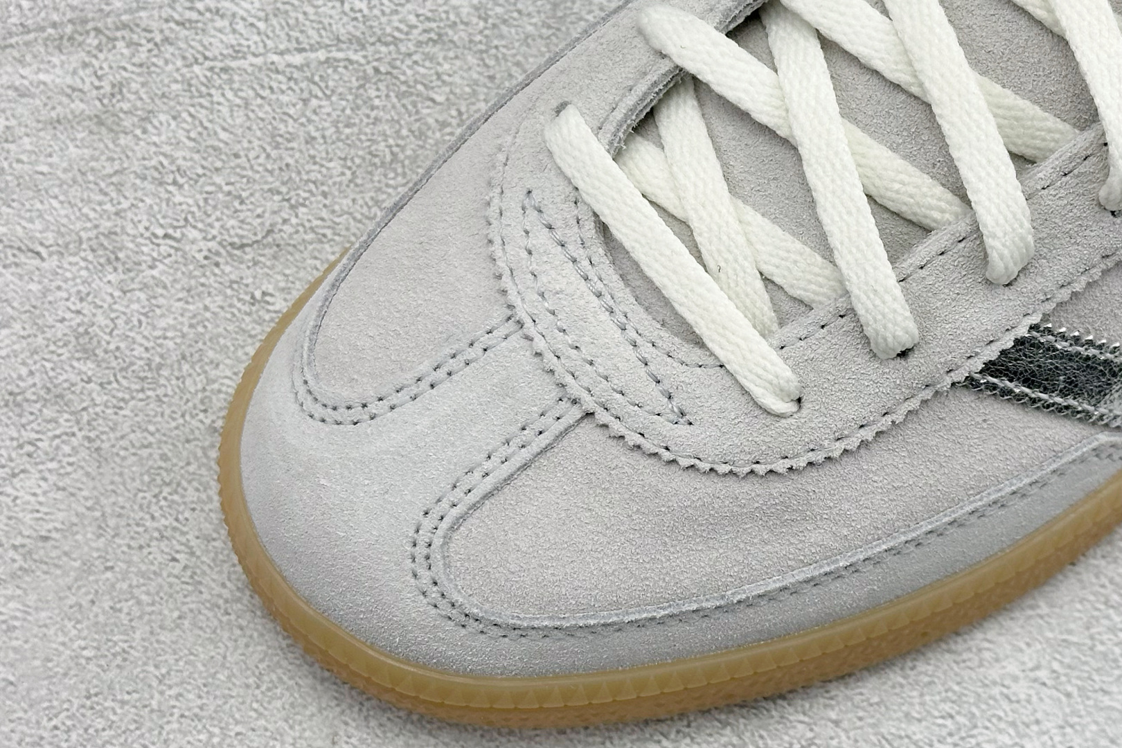 S2版AdidHandball Spezial 阿迪经典复古休闲板鞋 HQ0267 S2版AdidHandball Spezial 阿迪经典复古休闲板鞋 HQ0267