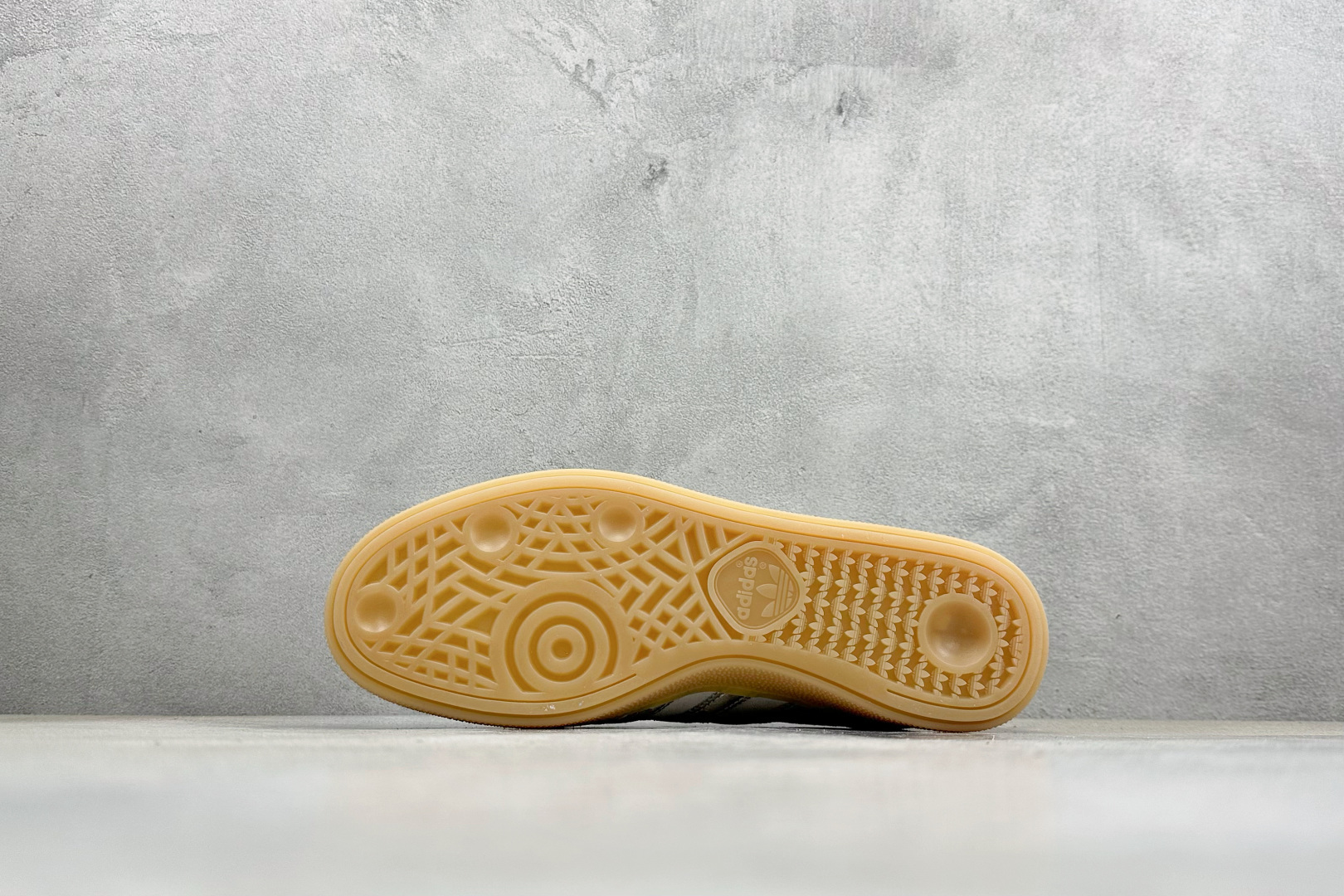 S2版AdidHandball Spezial 阿迪经典复古休闲板鞋 HQ0267 S2版AdidHandball Spezial 阿迪经典复古休闲板鞋 HQ0267