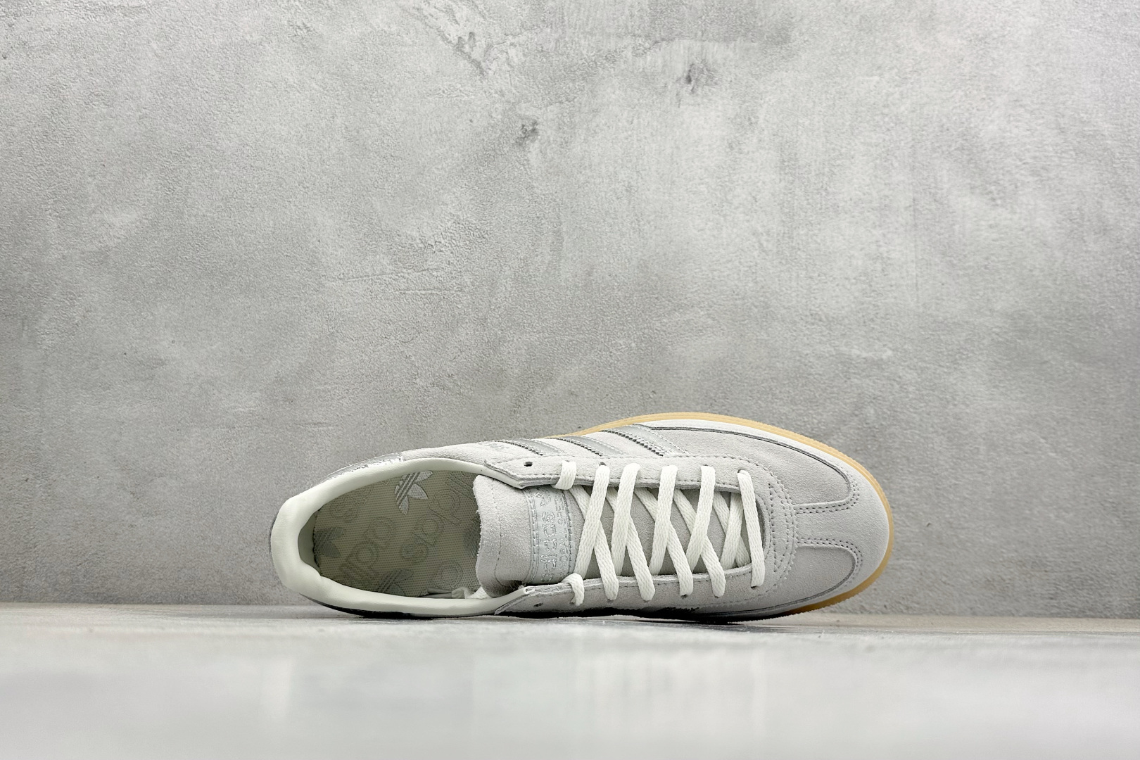 S2版AdidHandball Spezial 阿迪经典复古休闲板鞋 HQ0267 S2版AdidHandball Spezial 阿迪经典复古休闲板鞋 HQ0267