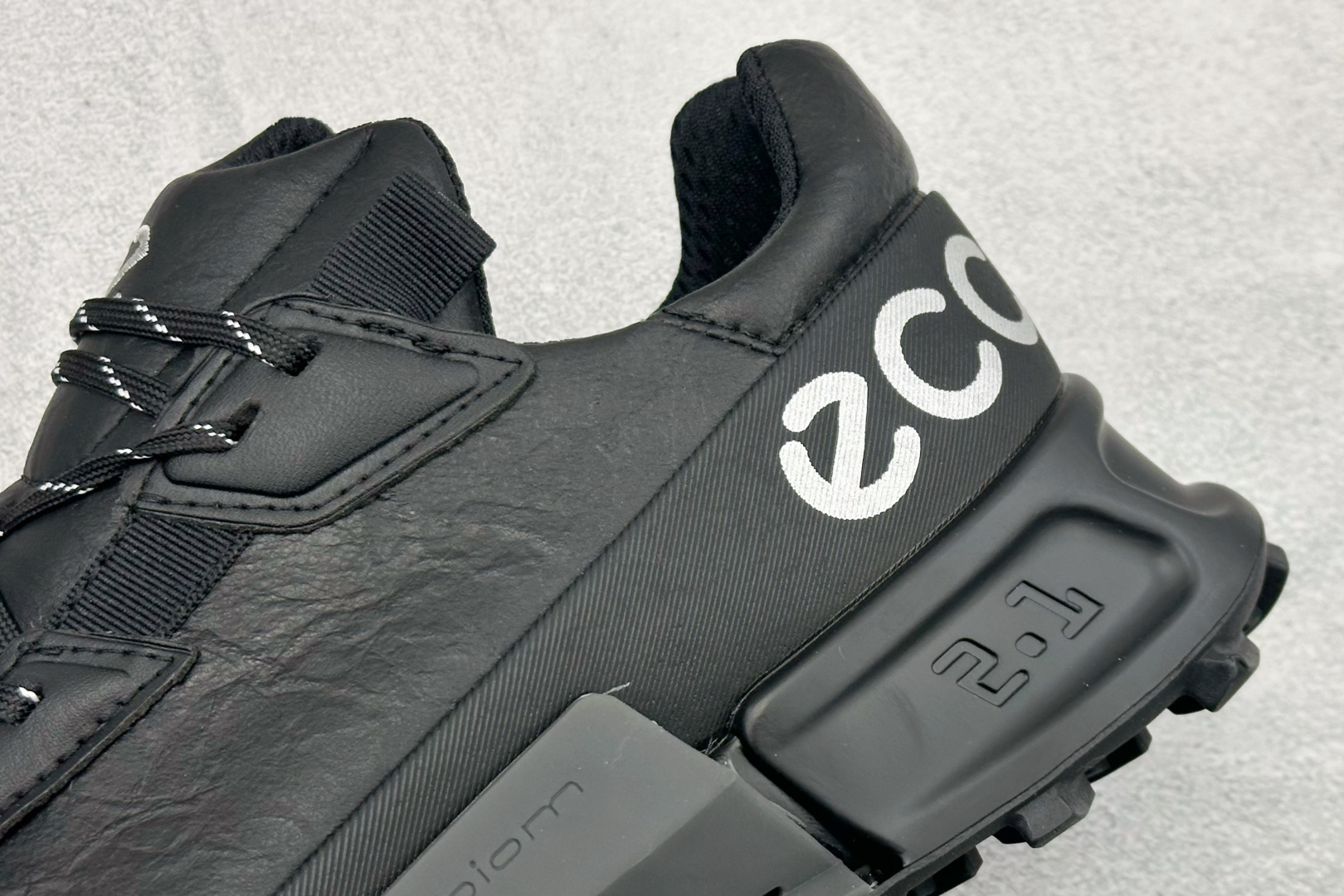 Ecco Biom 2.1 爱步健步越野系列防滑缓震透气跑步鞋 822854-01001