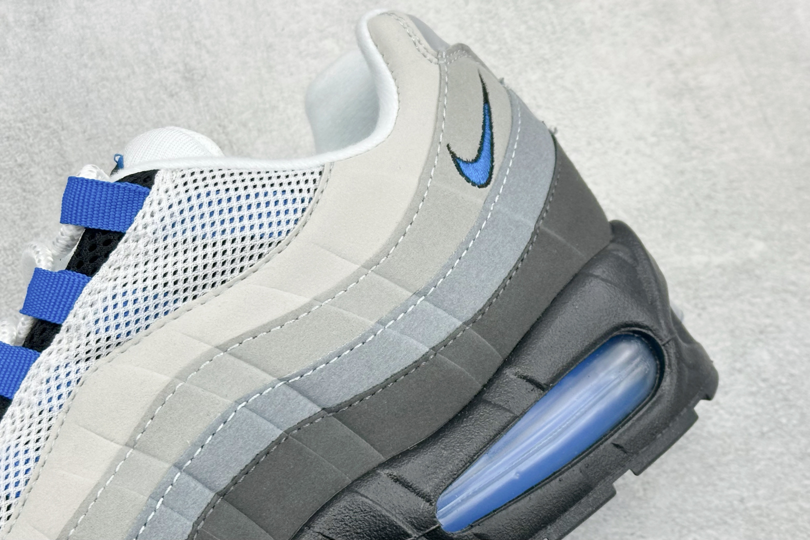 Nike Air Max 95 复古减震气垫跑鞋 IM7410-100