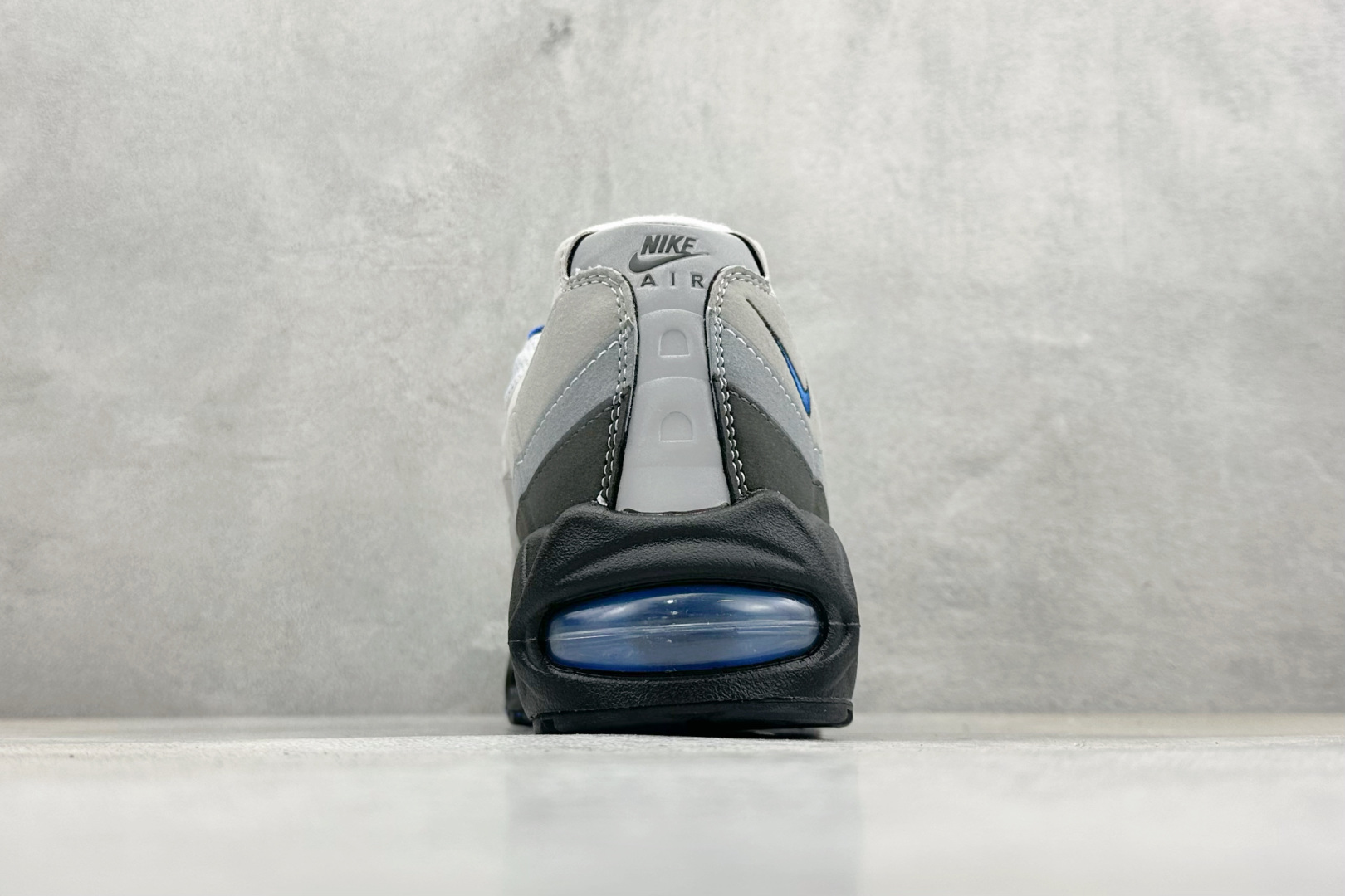 Nike Air Max 95 复古减震气垫跑鞋 IM7410-100