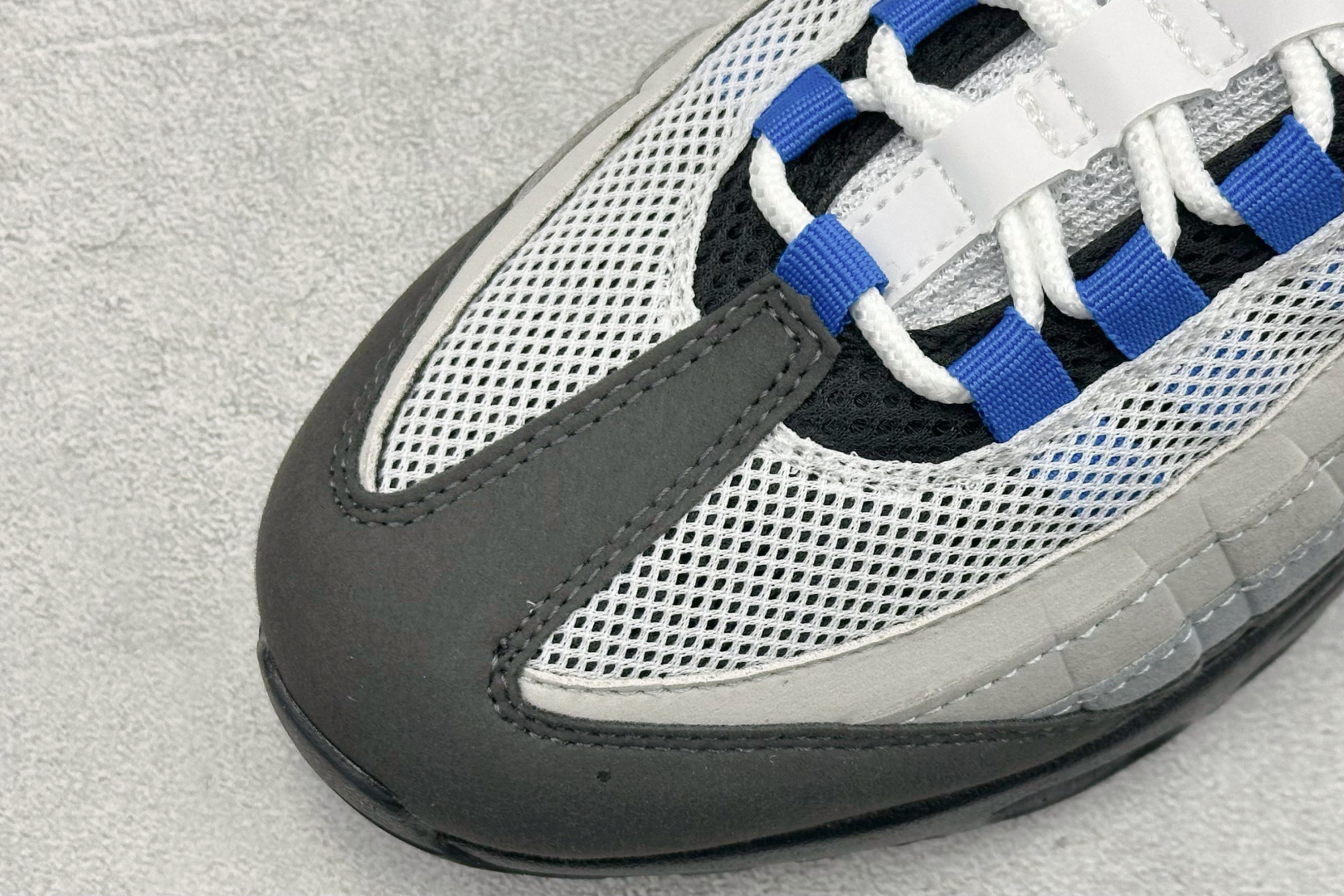 Nike Air Max 95 复古减震气垫跑鞋 IM7410-100